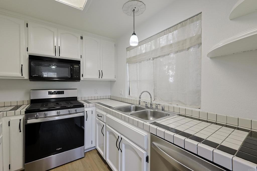 Santee, California, 92071, United States, 2 Bedrooms Bedrooms, ,2 BathroomsBathrooms,Residential,For Sale,1968611