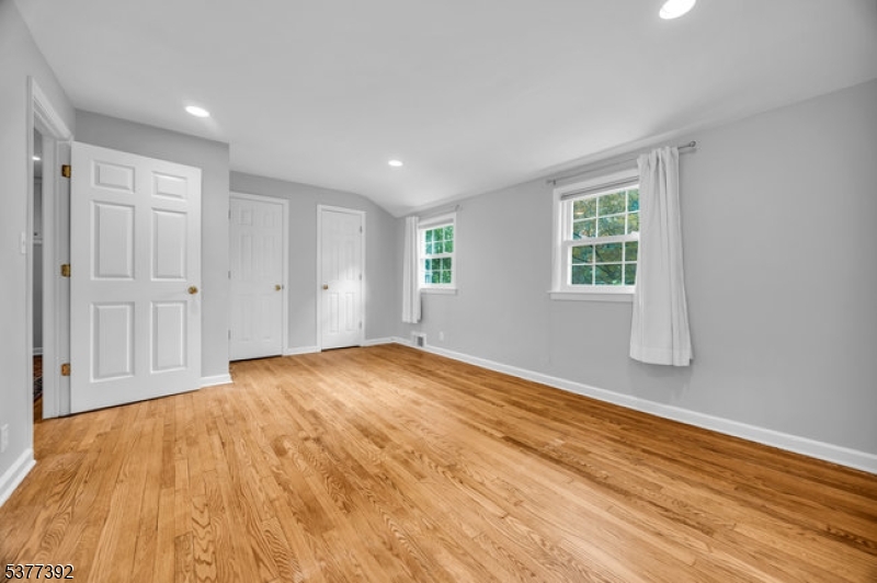 Chatham Twp., New Jersey, 07928, United States, 4 Bedrooms Bedrooms, ,3 BathroomsBathrooms,Residential,For Sale,1926166