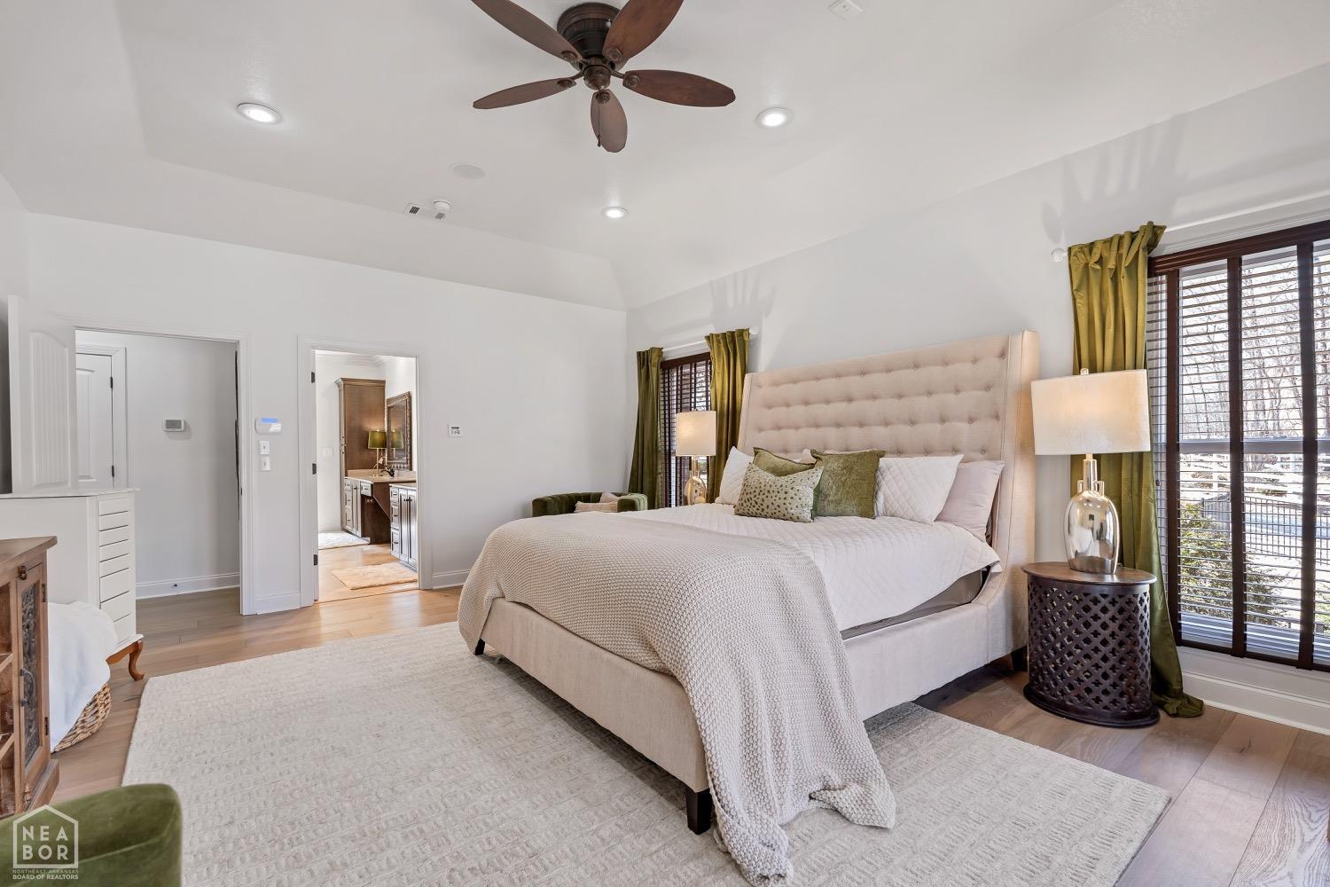 Jonesboro, Arkansas, 72404, United States, ,5 BathroomsBathrooms,Residential,For Sale,1981825