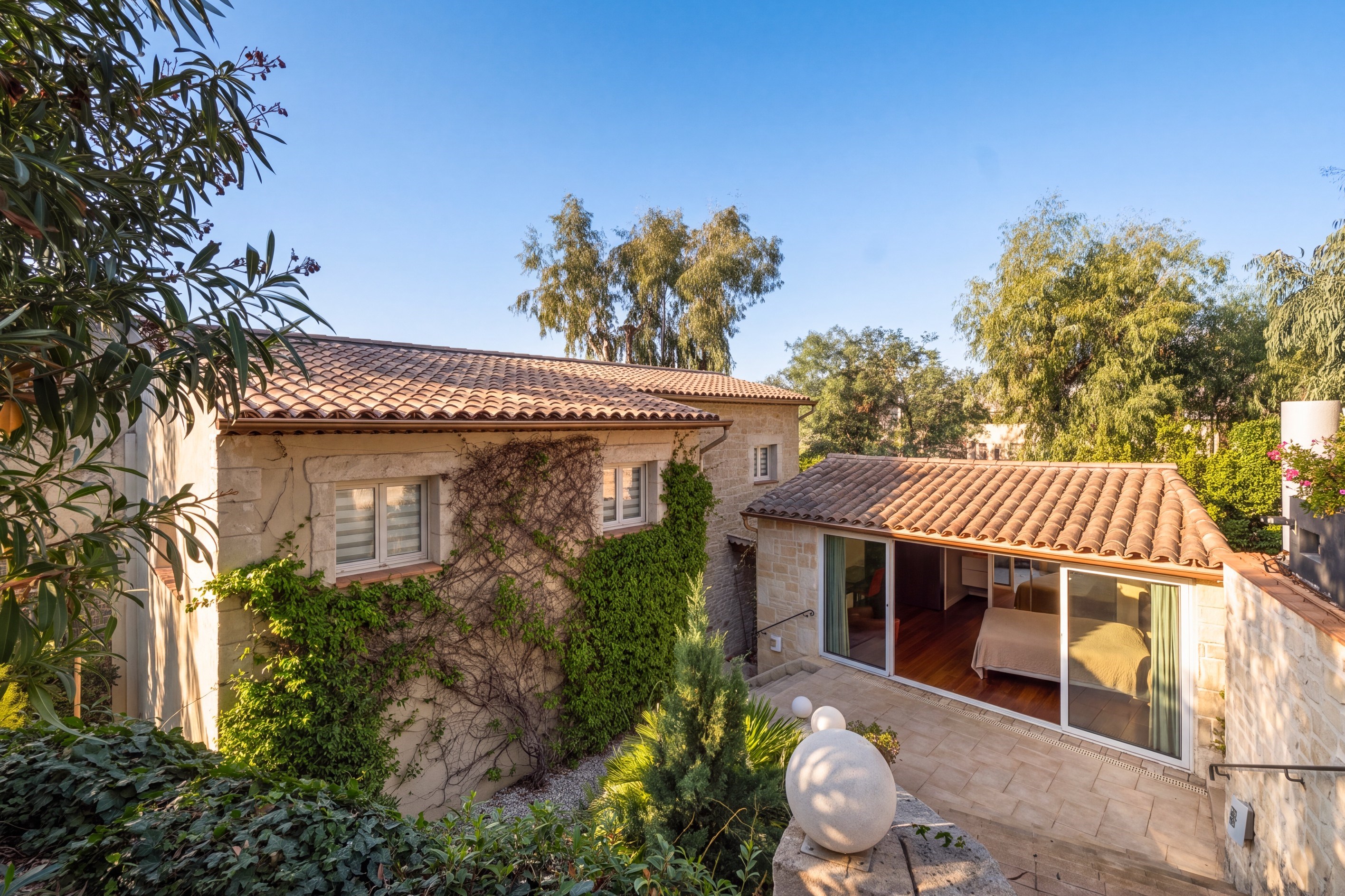  Cannes Croix des Gardes, 208 sqm three bedroom villa with pool and independent … - 物件實景