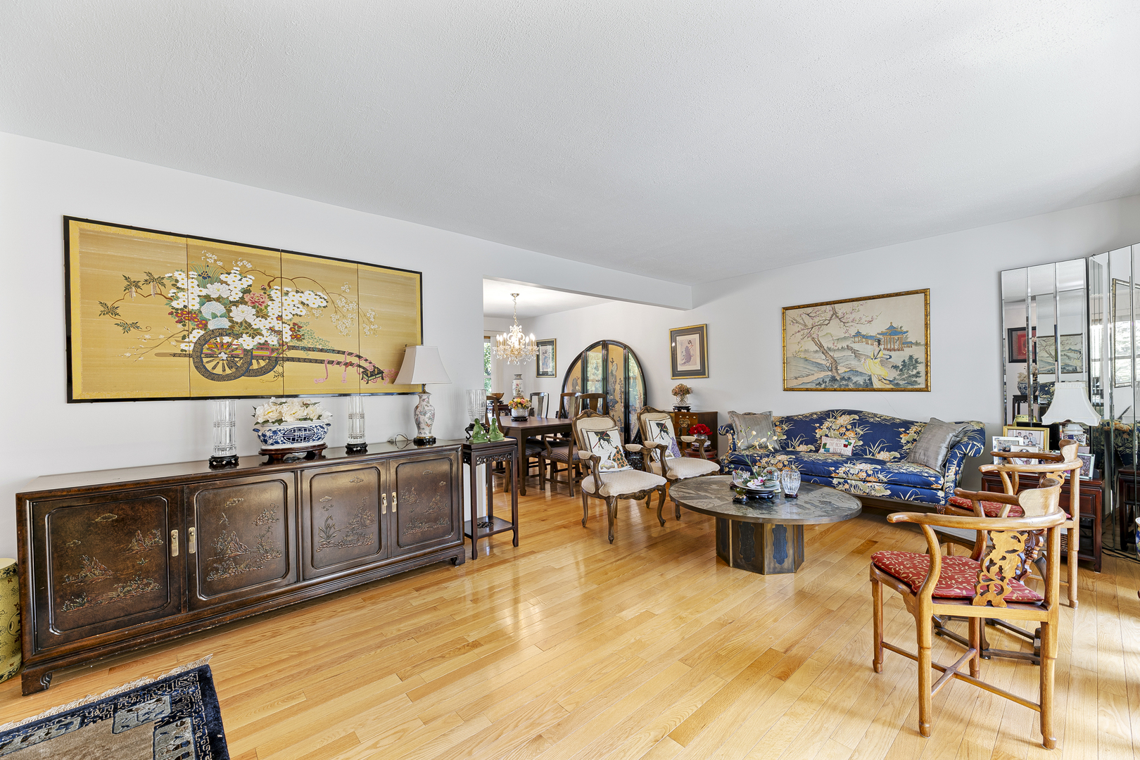 Glenview, Illinois, 60026, United States, 5 Bedrooms Bedrooms, ,3 BathroomsBathrooms,Residential,For Sale,1940344