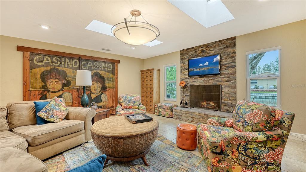 Sarasota, Florida, 34242, United States, 4 Bedrooms Bedrooms, ,3 BathroomsBathrooms,Residential,For Sale,1988026