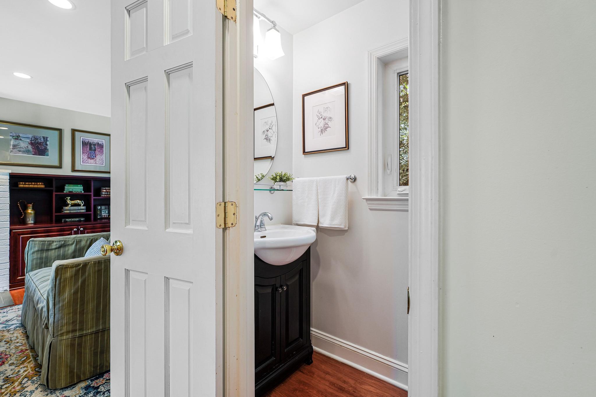  8601 Mount Zephyr Drive, Alexandria, VA, 22309 - 物件實景