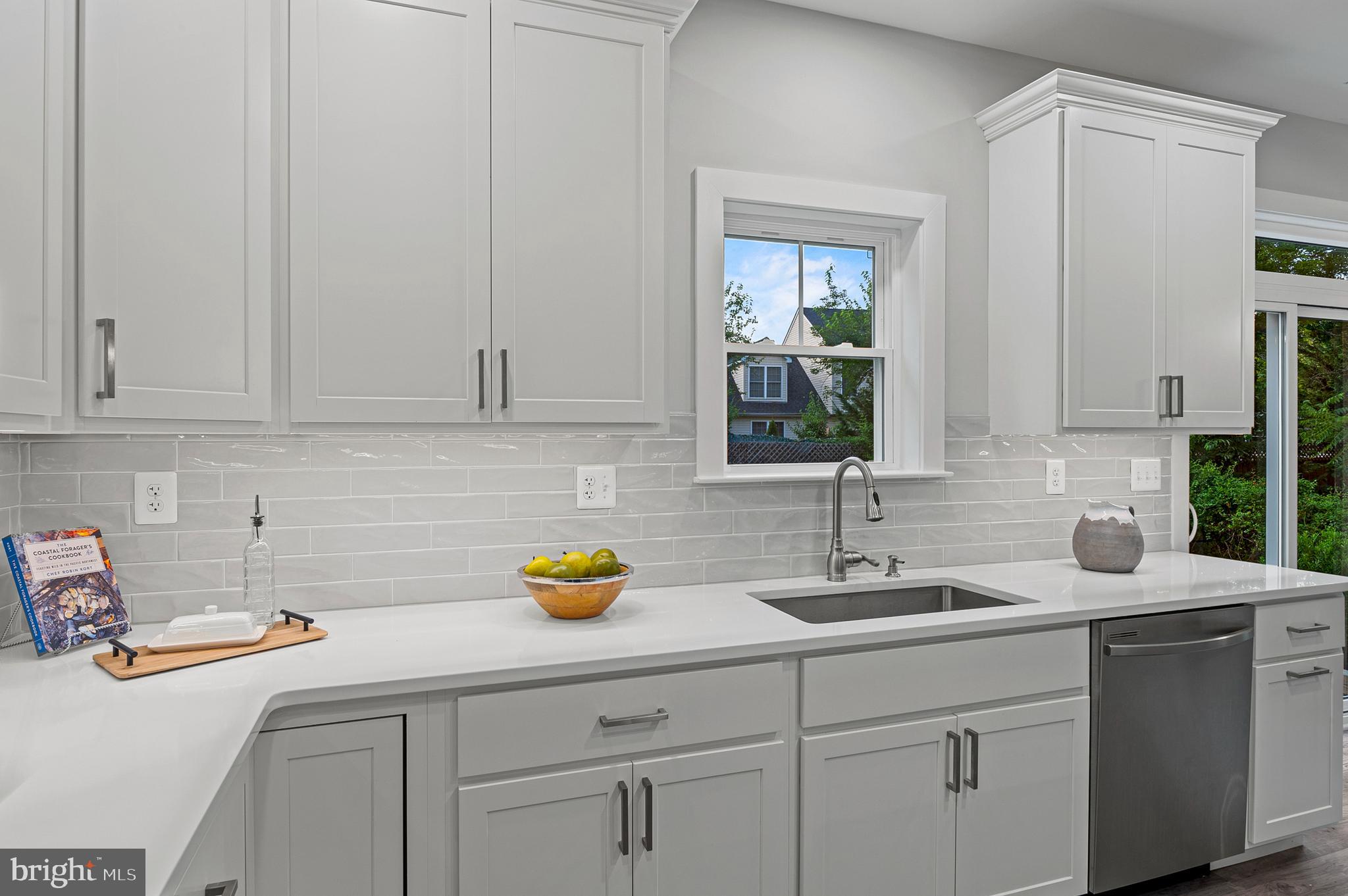 Edgewater, Maryland, 21037, United States, 5 Bedrooms Bedrooms, ,3 BathroomsBathrooms,Residential,For Sale,1895020