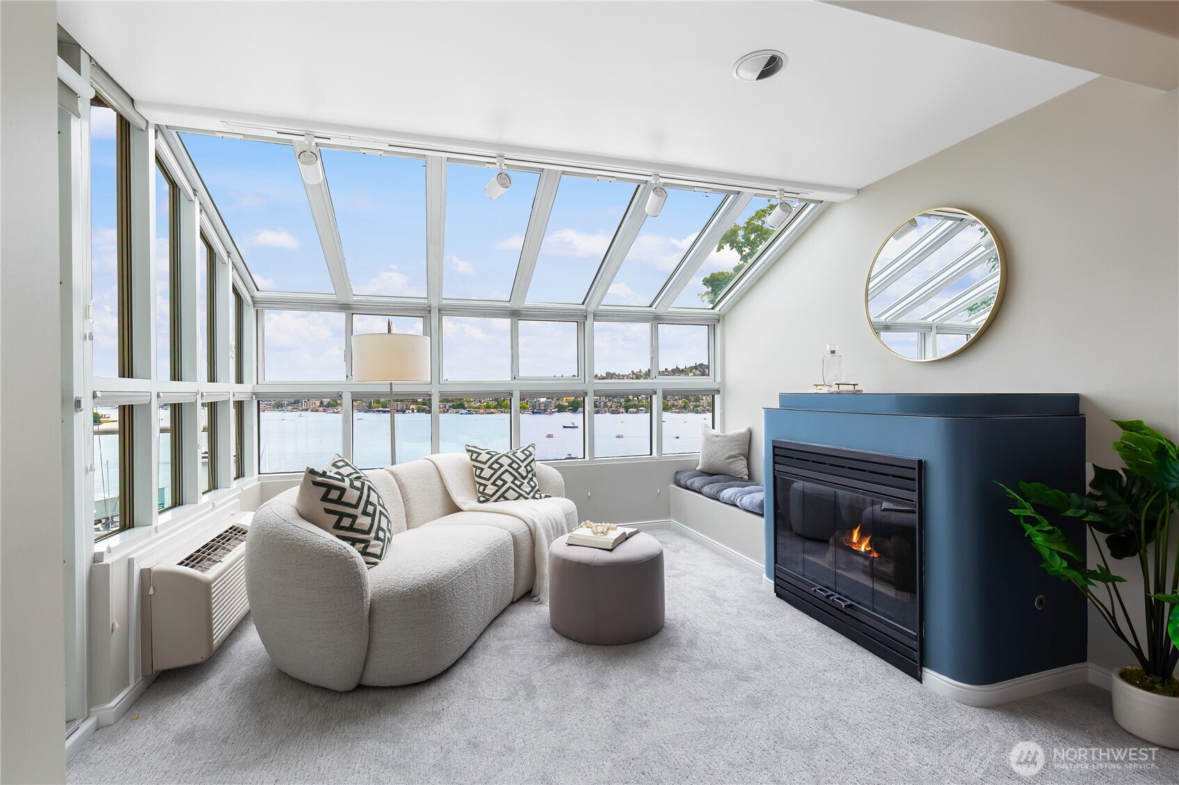 Seattle, Washington, 98109, United States, 2 Bedrooms Bedrooms, ,2 BathroomsBathrooms,Residential,For Sale,1901490