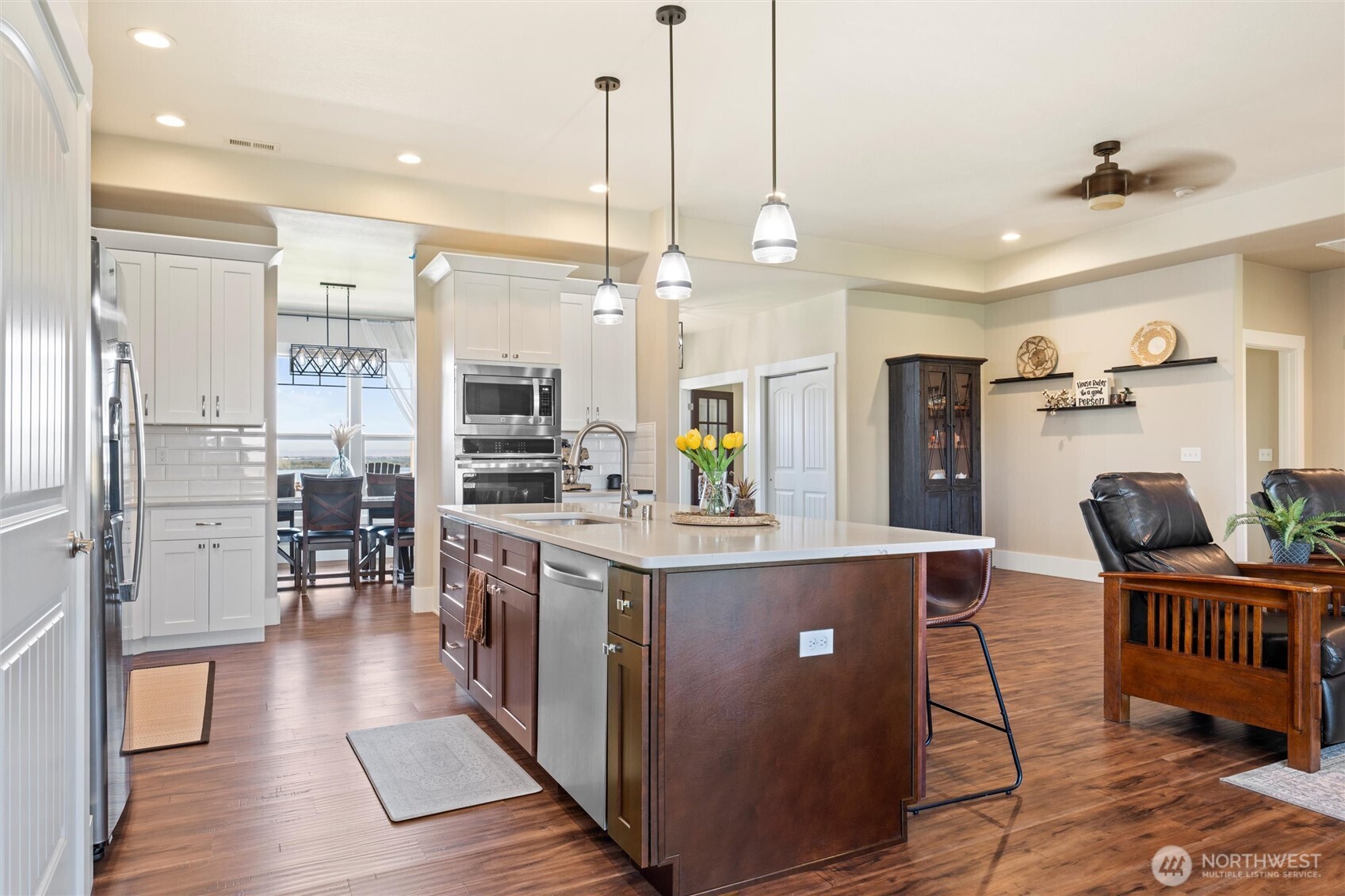 Moses Lake, Washington, 98837, United States, 3 Bedrooms Bedrooms, ,2 BathroomsBathrooms,Residential,For Sale,2002920