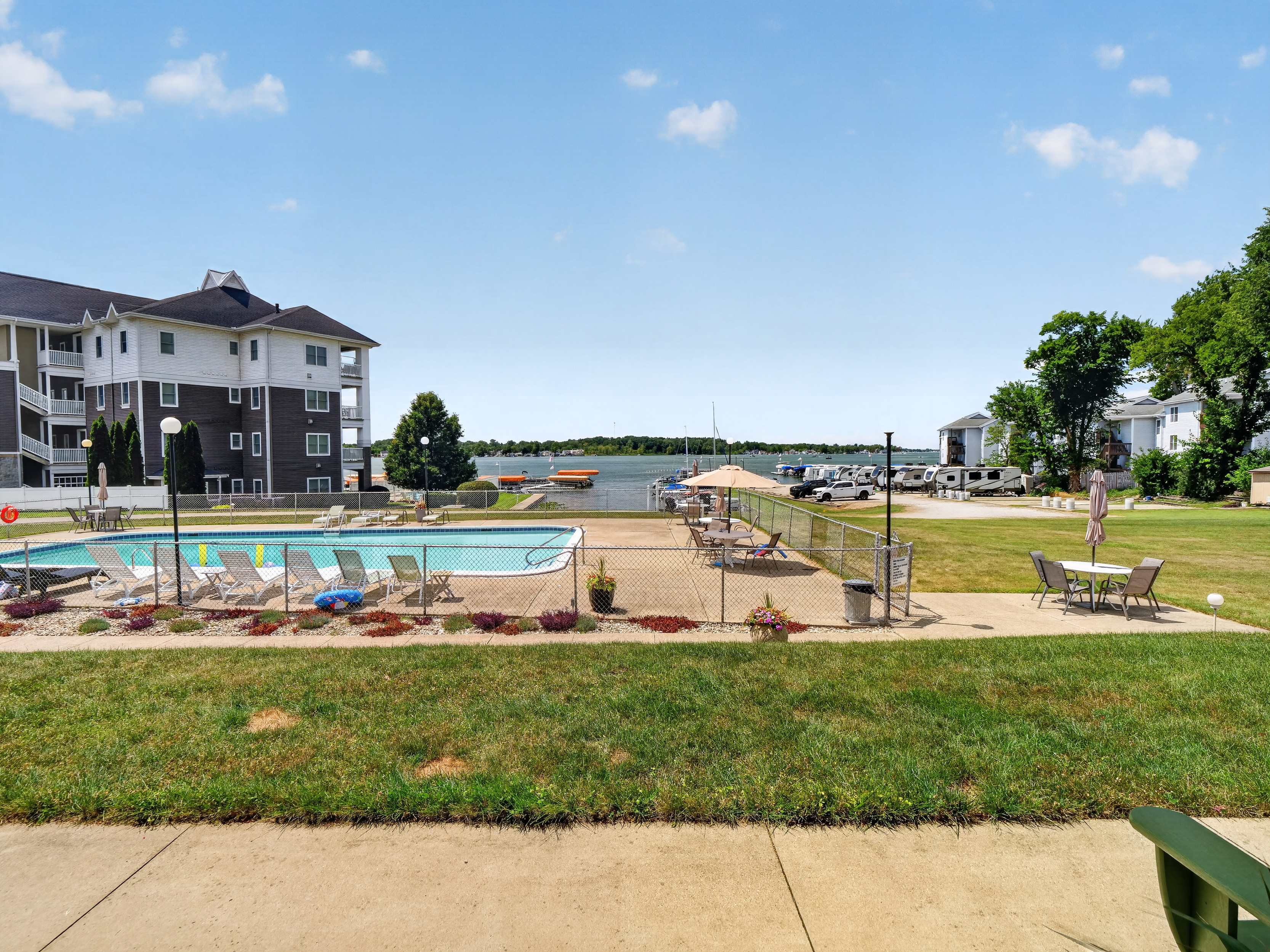 Affordable Lakefront Living on Lake Wawasee - 物件實景