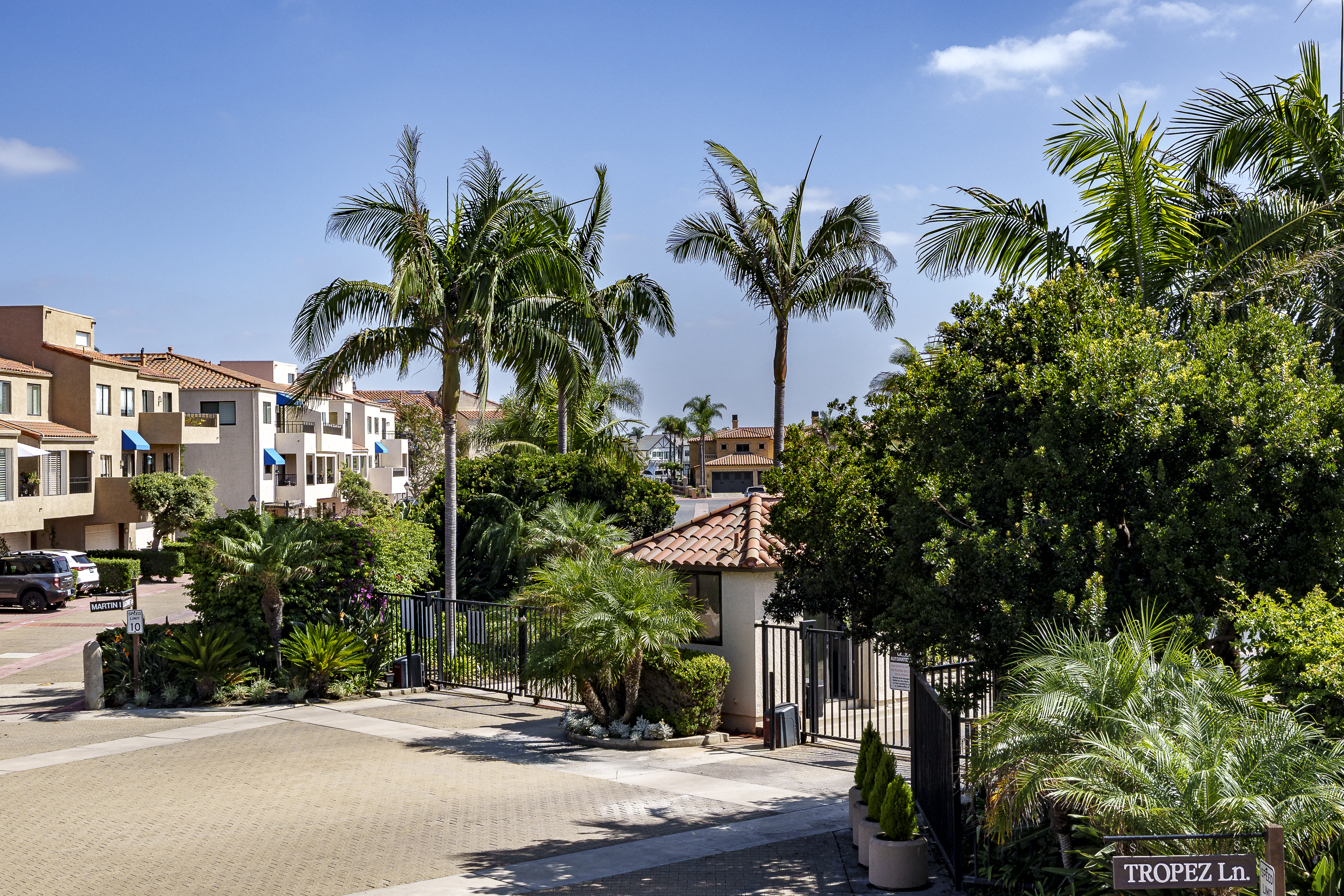  16475 Tropez Lane, Huntington Beach, CA 92649 - 物件實景