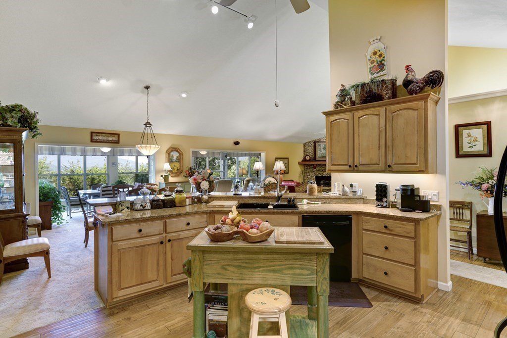 Young Harris, Georgia, 30582, United States, 3 Bedrooms Bedrooms, ,3 BathroomsBathrooms,Residential,For Sale,1979035