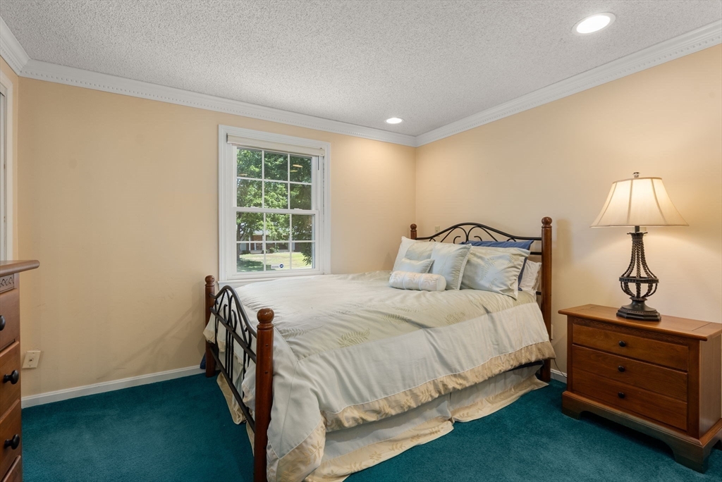 Agawam, Massachusetts, 01030, United States, 4 Bedrooms Bedrooms, ,3 BathroomsBathrooms,Residential,For Sale,1933274
