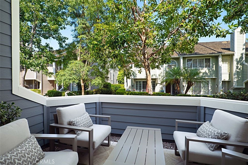 Long Beach, California, 90803, United States, 2 Bedrooms Bedrooms, ,3 BathroomsBathrooms,Residential,For Sale,1917947