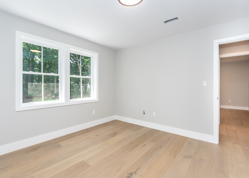 Waltham, Massachusetts, 02453, United States, 4 Bedrooms Bedrooms, ,5 BathroomsBathrooms,Residential,For Sale,1858244