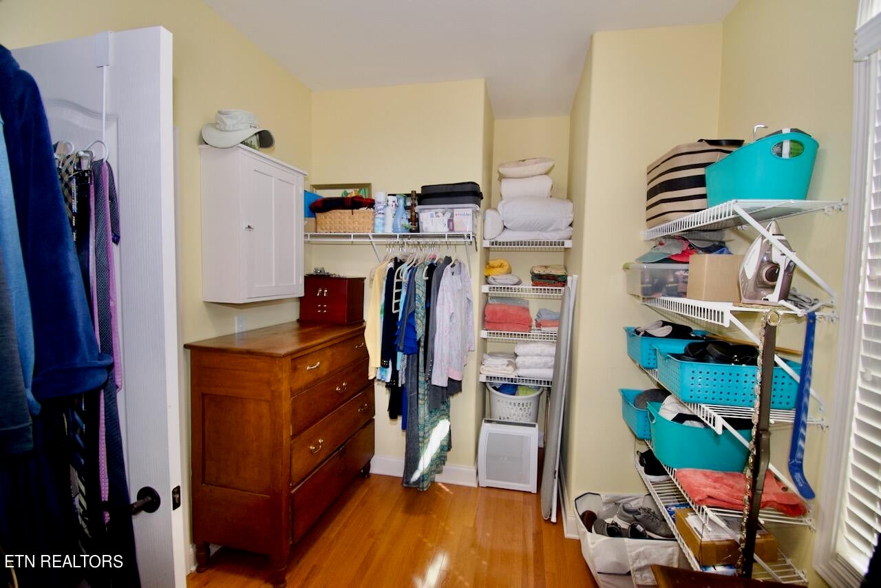 118 Oohleeno Way, Loudon, Tennessee, 37774, United States, 4 Bedrooms Bedrooms, ,3 BathroomsBathrooms,Residential,For Sale,118 Oohleeno Way,1640247