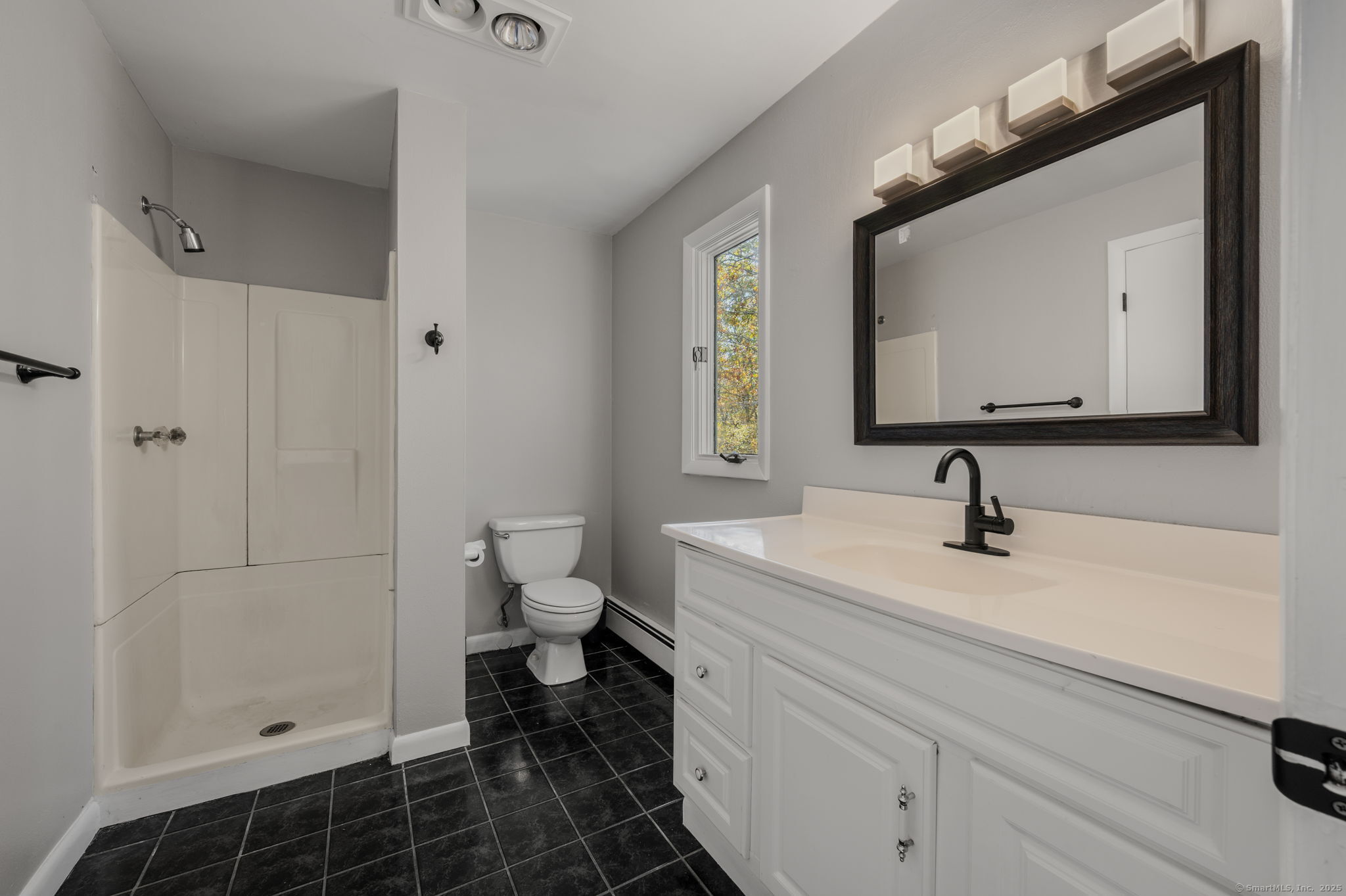 Waterford, Connecticut, 06385, United States, 3 Bedrooms Bedrooms, ,3 BathroomsBathrooms,Residential,For Sale,1969009