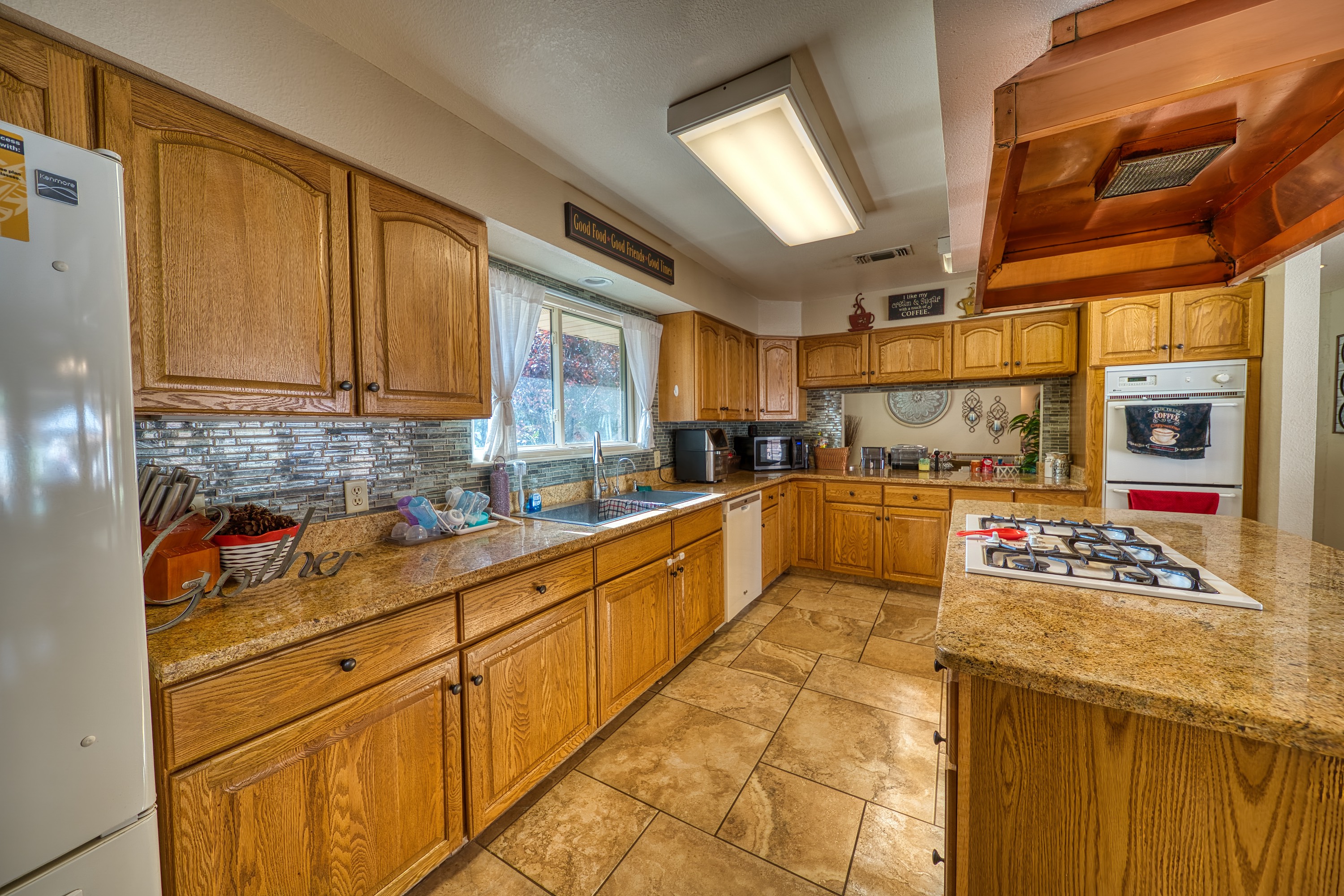 Carlsbad, New Mexico, 88220, United States, 4 Bedrooms Bedrooms, ,3 BathroomsBathrooms,Residential,For Sale,1974897