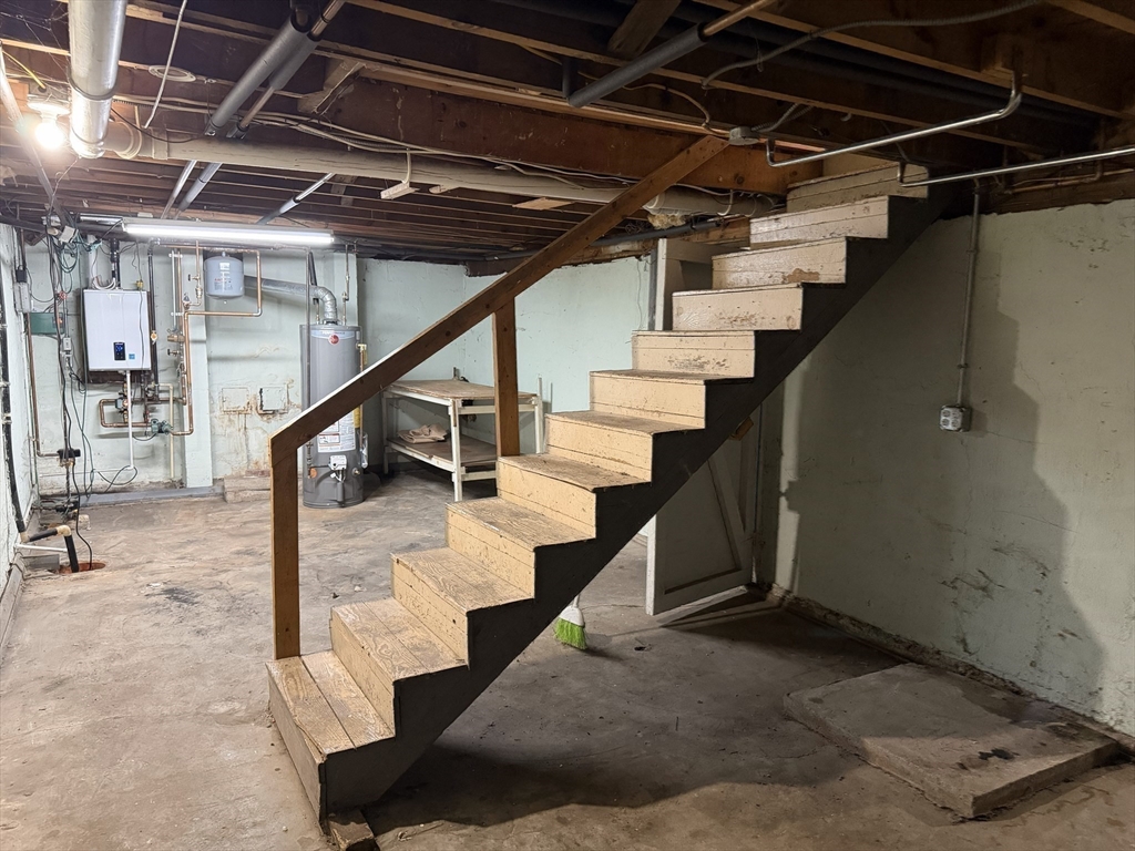 Methuen, Massachusetts, 01844, United States, 3 Bedrooms Bedrooms, ,2 BathroomsBathrooms,Residential,For Sale,2010745