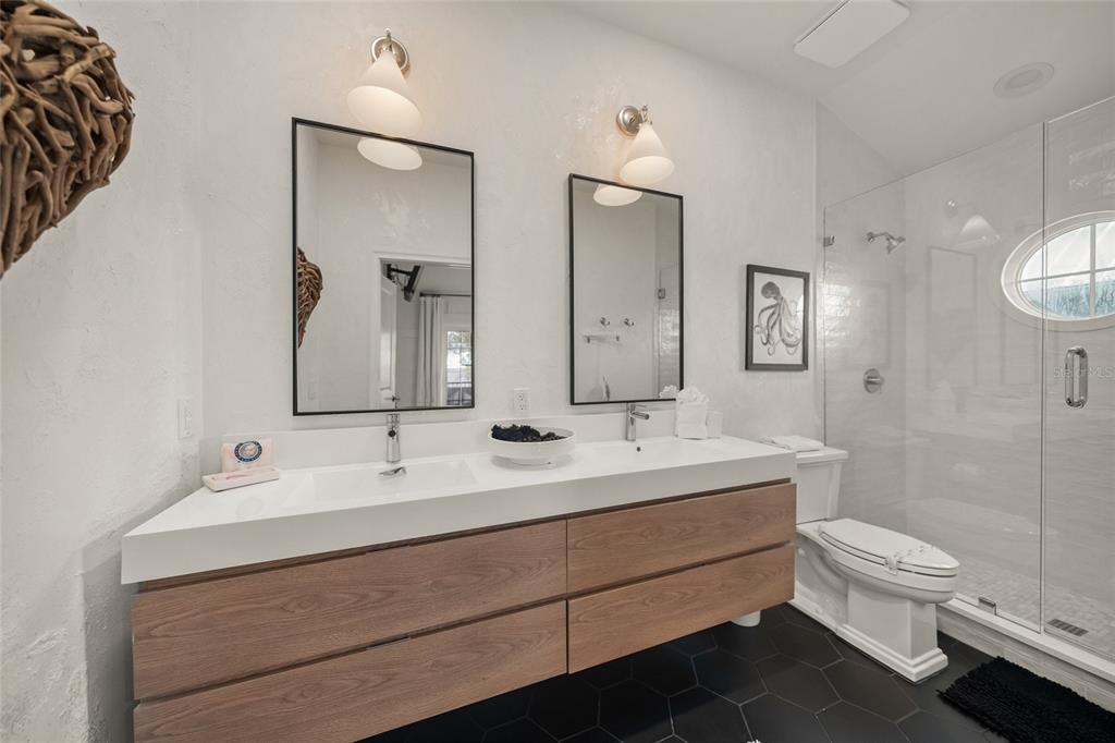 Anna Maria, Florida, 34216, United States, 5 Bedrooms Bedrooms, ,4 BathroomsBathrooms,Residential,For Sale,1819285