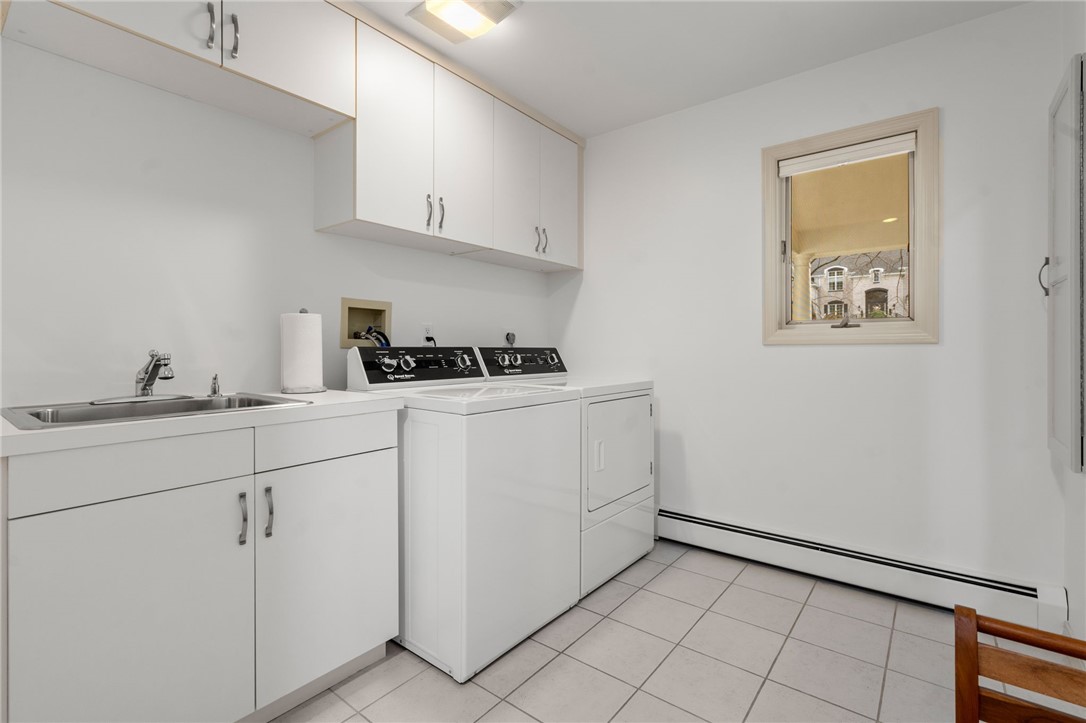 Cranston, Rhode Island, 02920, United States, 3 Bedrooms Bedrooms, ,4 BathroomsBathrooms,Residential,For Sale,1993261