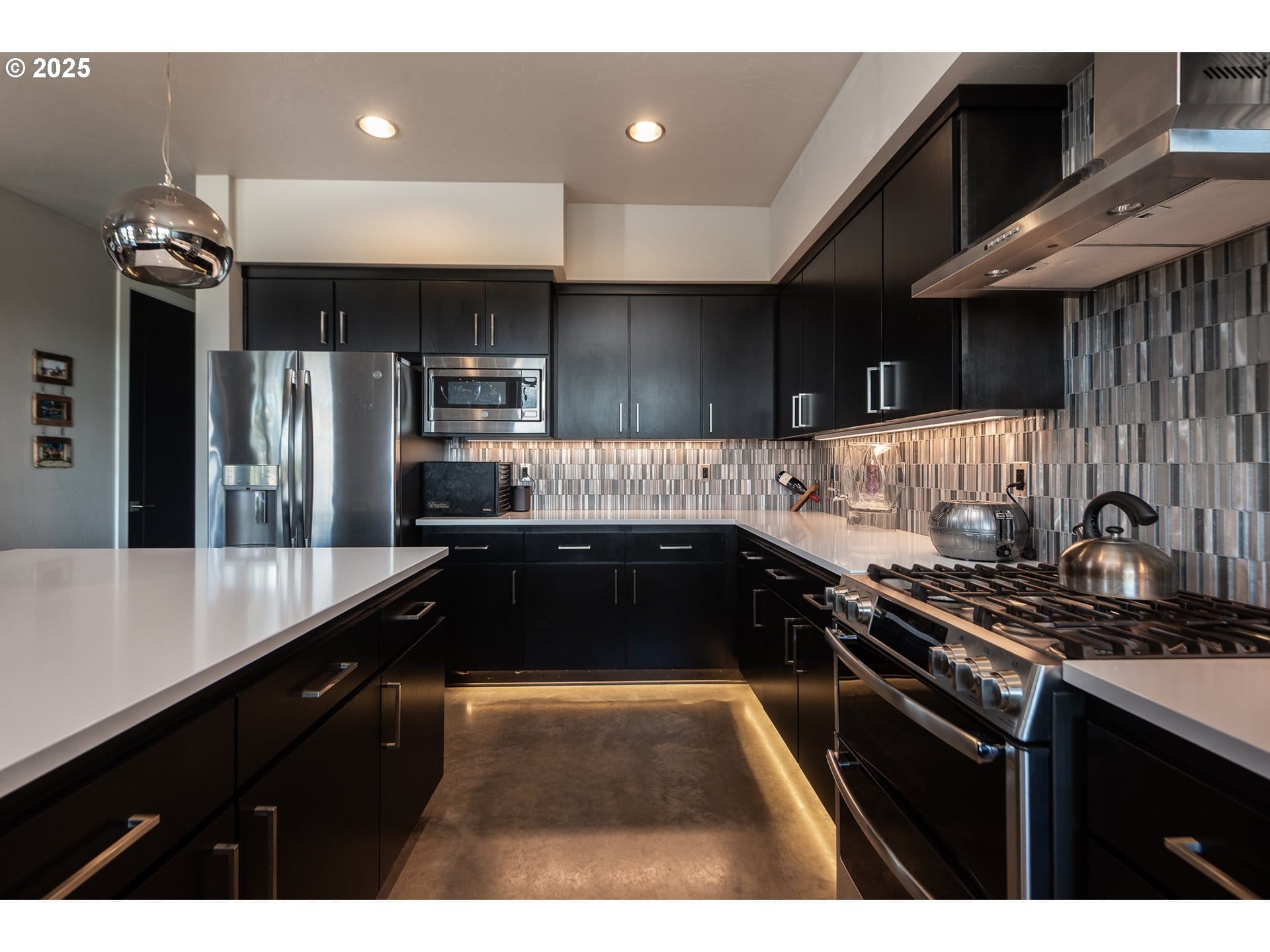  21060 KNOTT RD Bend, OR 97702 - 物件實景