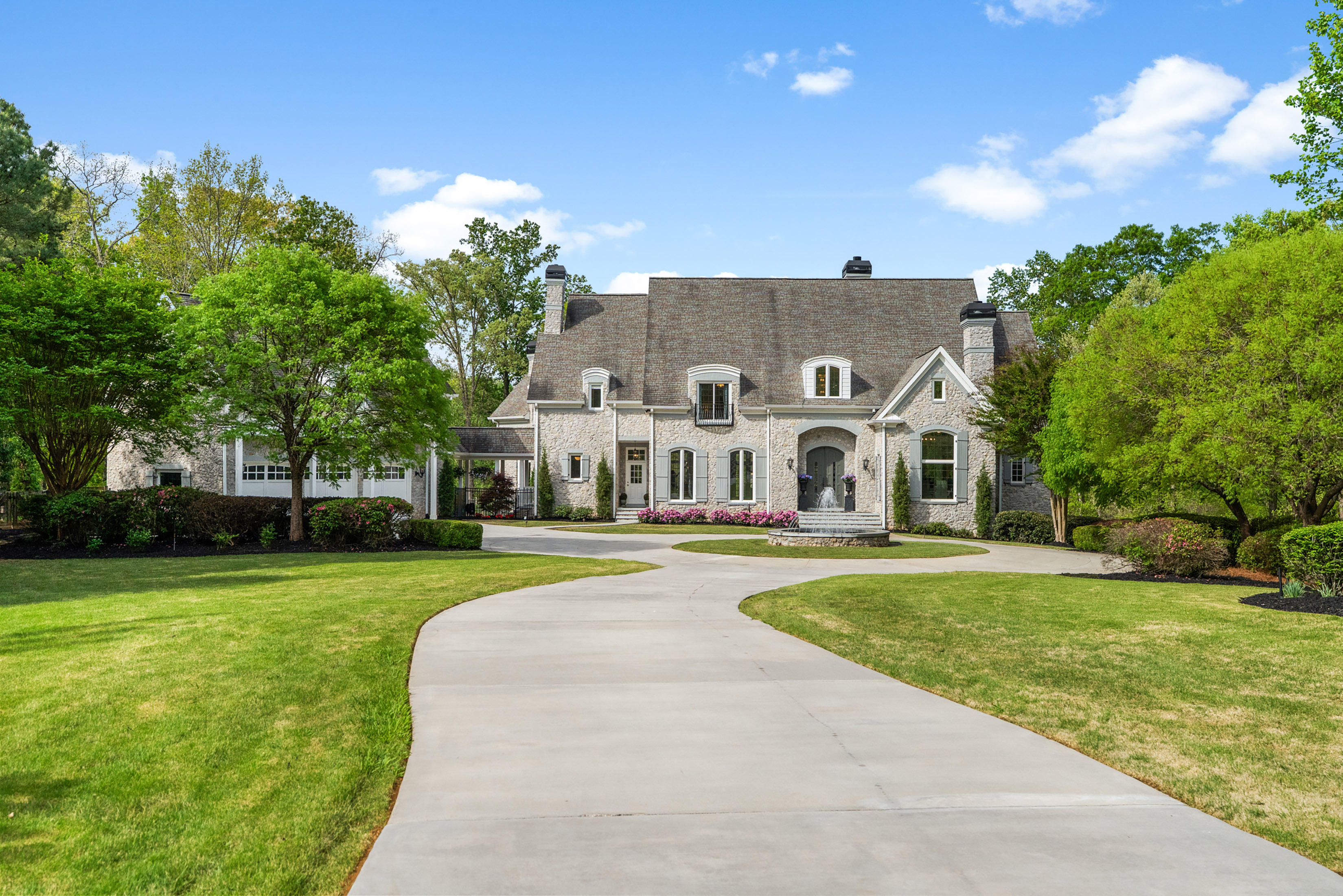  Experience Elevated Living in this Exceptional Estate-Style Residence - 物件實景