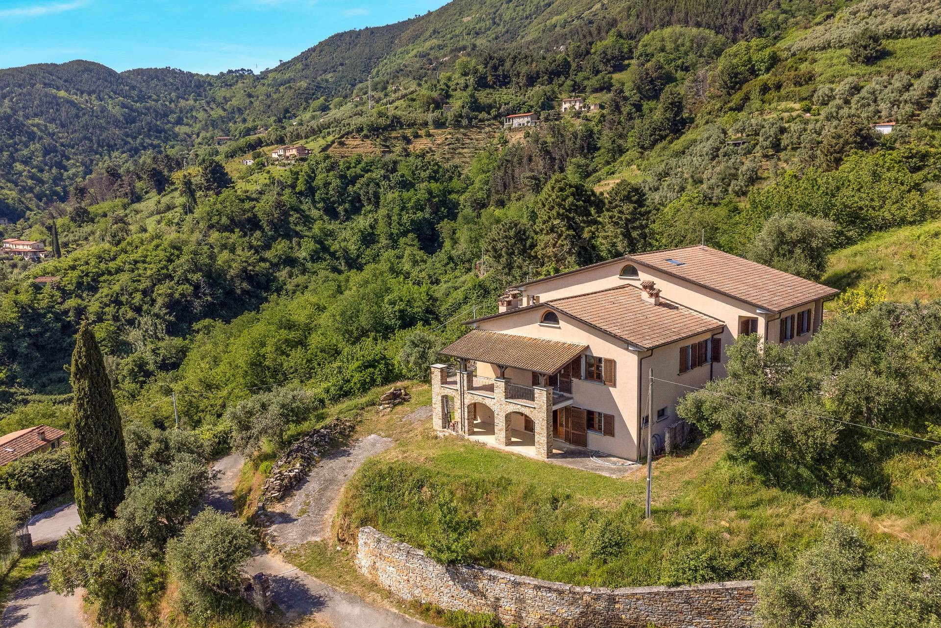 Via Pescino, Pietrasanta, Lucca, 55045, IT, 4 Bedrooms Bedrooms, ,4 BathroomsBathrooms,Residential,For Sale,Via Pescino,1534158