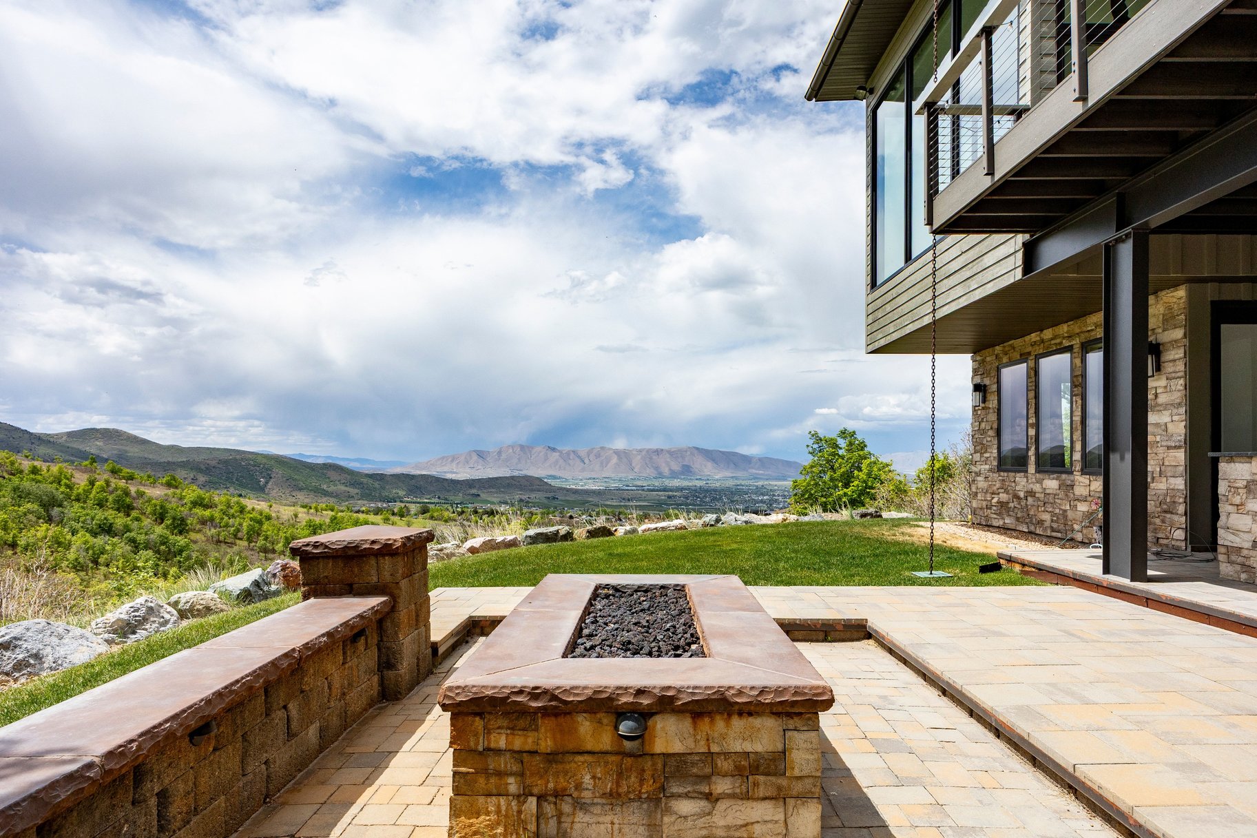  Mountain Contemporary Masterpiece with Panoramic Summit Creek Views - 物件實景