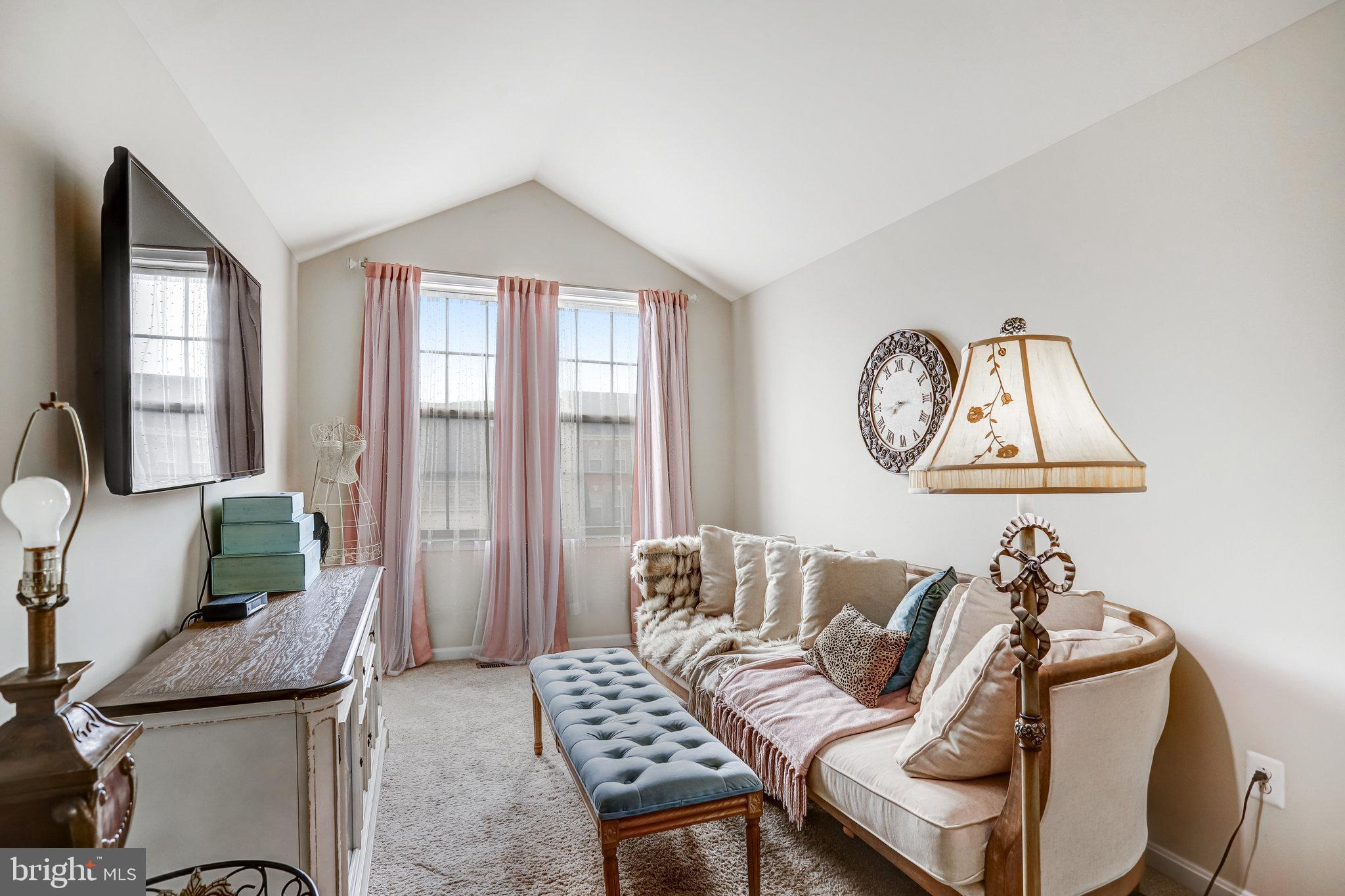 Lanham, Maryland, 20706, United States, 6 Bedrooms Bedrooms, ,5 BathroomsBathrooms,Residential,For Sale,2002849