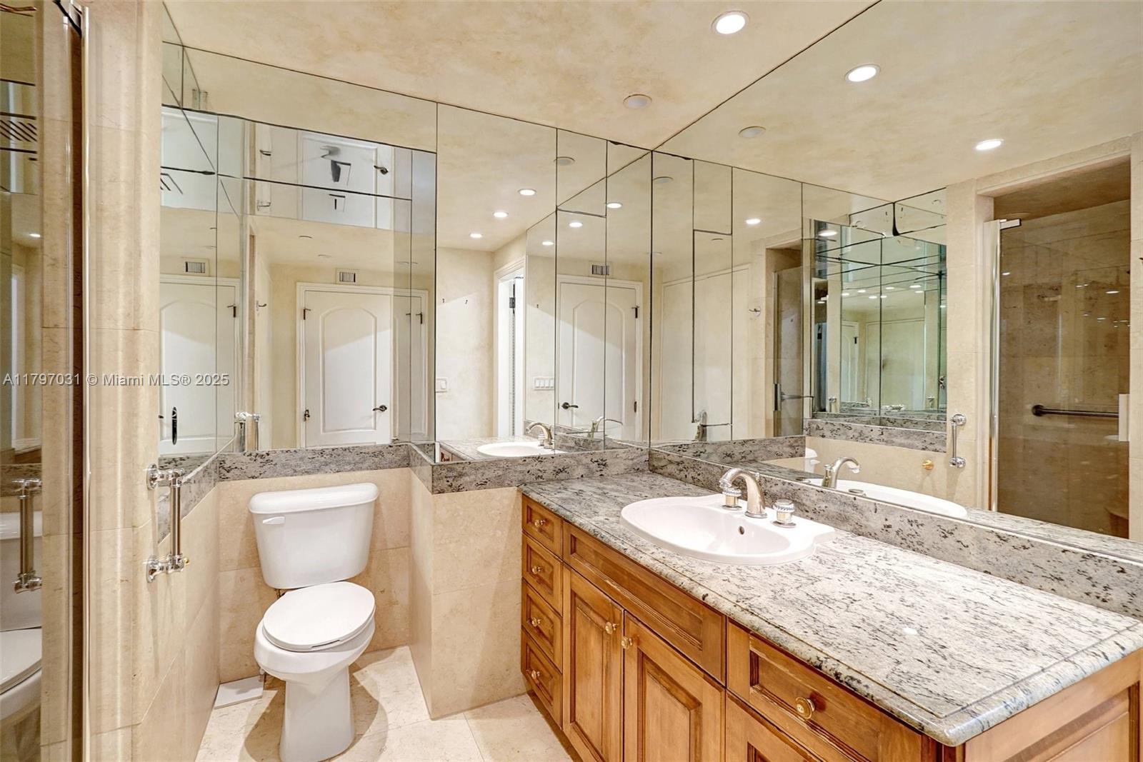 Aventura, Florida, 33180, United States, 4 Bedrooms Bedrooms, ,5 BathroomsBathrooms,Residential,For Sale,1796989