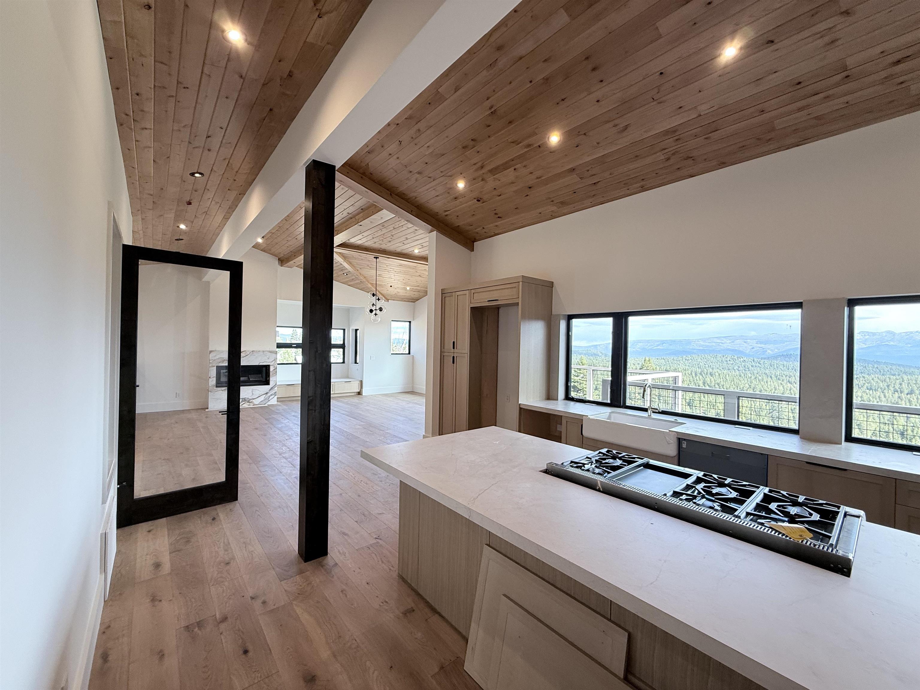 Truckee, California, 96161, United States, 5 Bedrooms Bedrooms, ,5 BathroomsBathrooms,Residential,For Sale,1992888