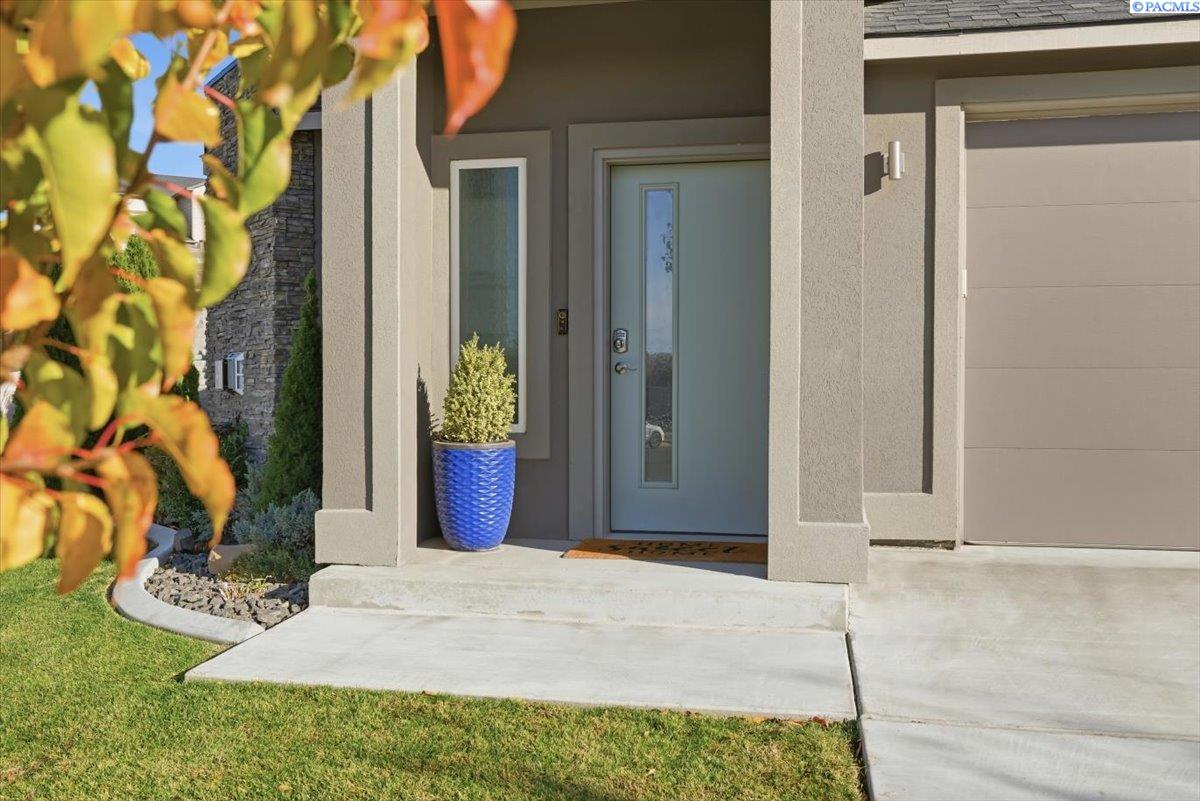 Richland, Washington, 99352, United States, 3 Bedrooms Bedrooms, ,2 BathroomsBathrooms,Residential,For Sale,1991630