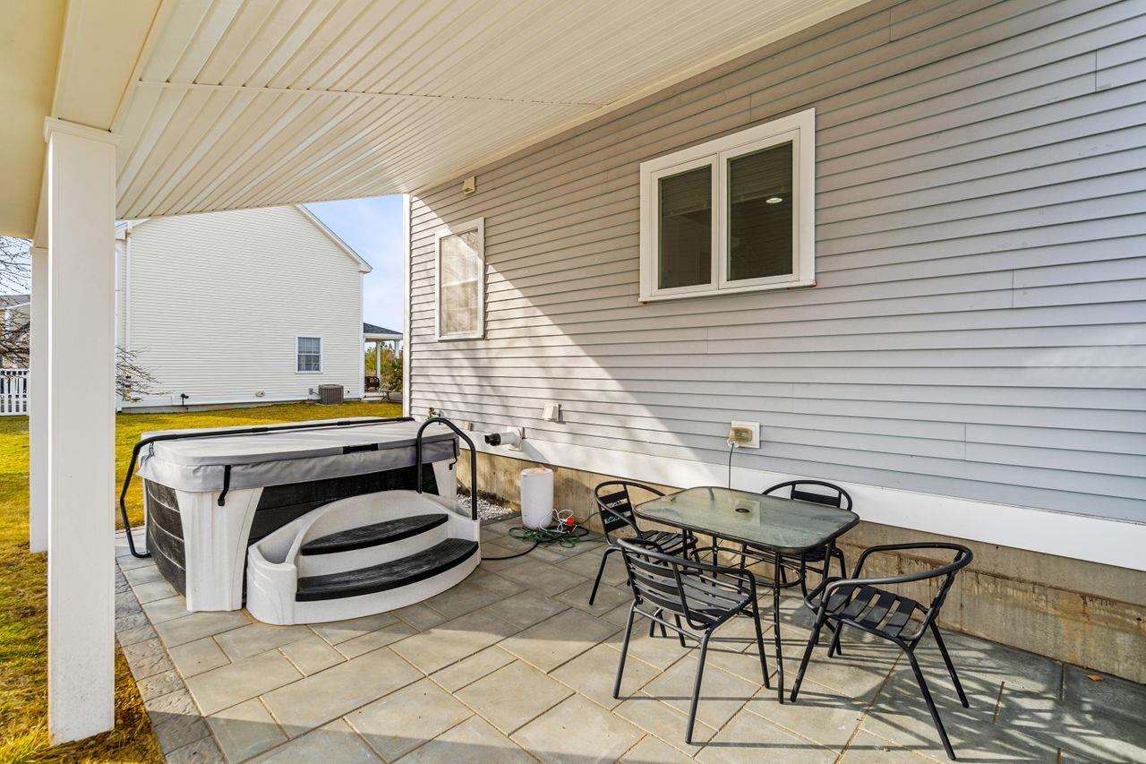 Epping, New Hampshire, 03042, United States, 3 Bedrooms Bedrooms, ,2 BathroomsBathrooms,Residential,For Sale,1862323