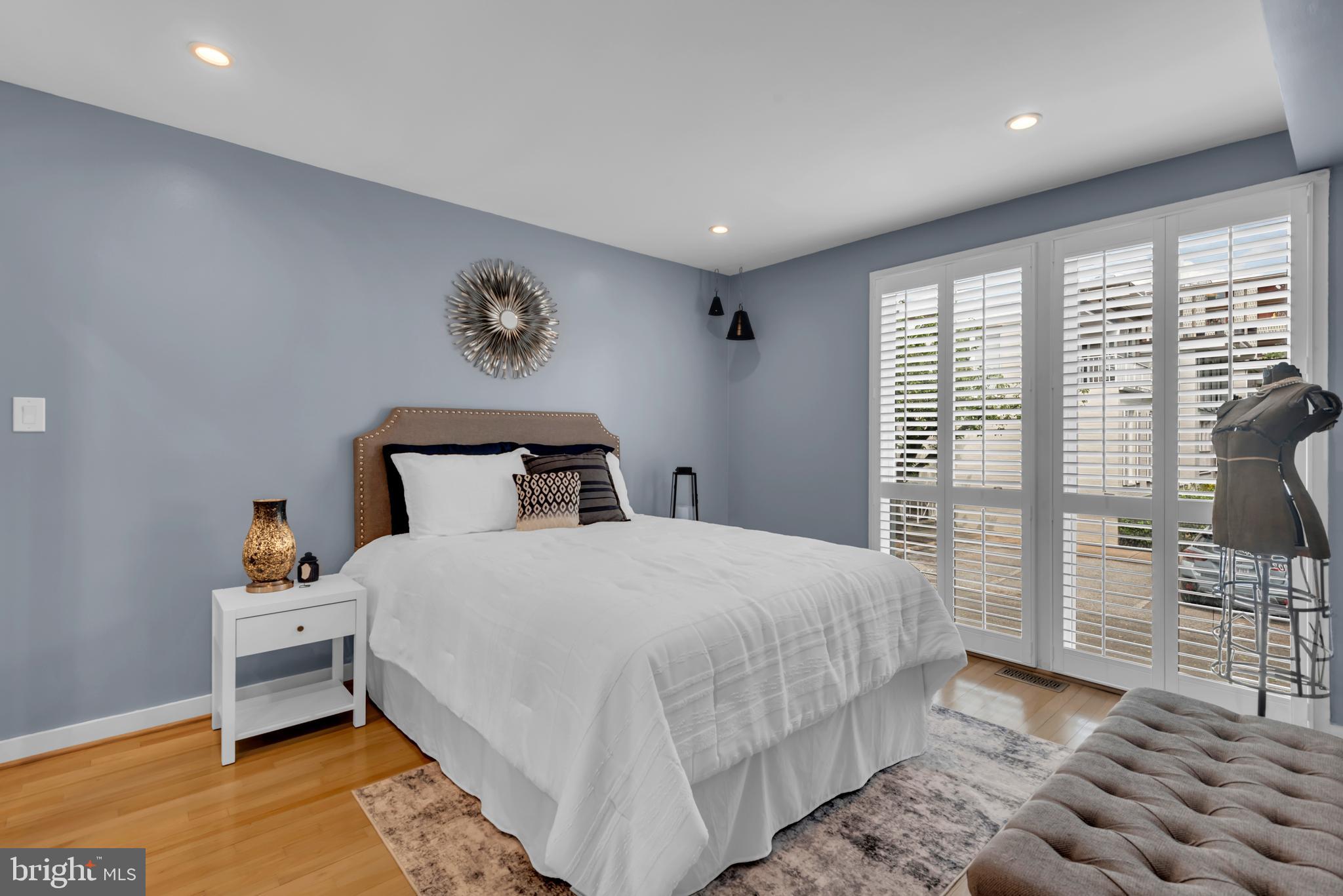 Washington, District of Columbia, 20024, United States, 3 Bedrooms Bedrooms, ,3 BathroomsBathrooms,Residential,For Sale,1943567