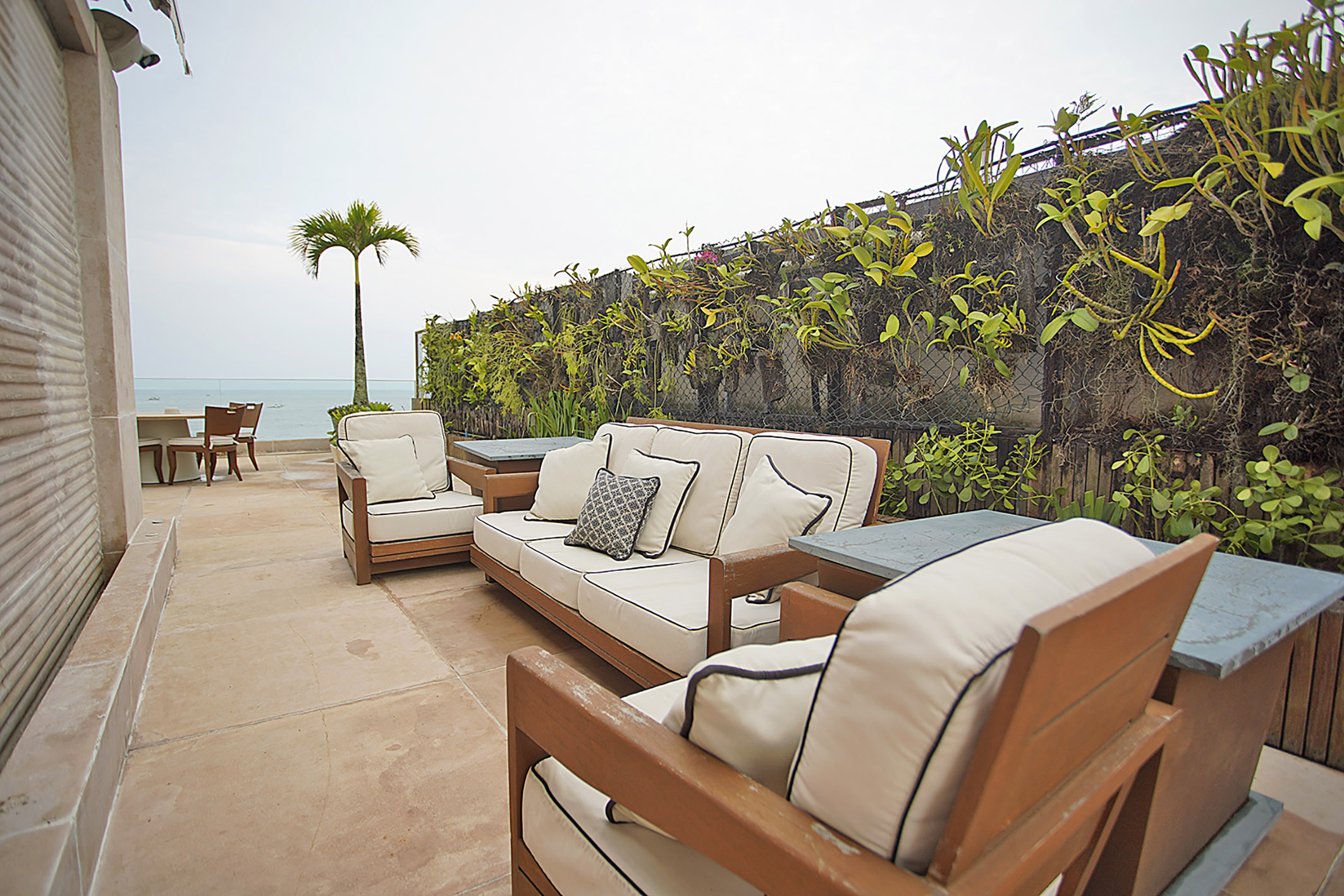  Oceanfront duplex penthouse with panoramic views and refined interiors - 物件實景