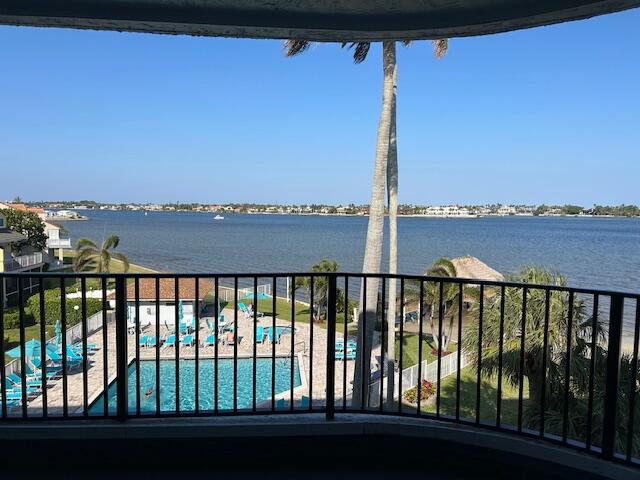 Hypoluxo, Florida, 33462, United States, 2 Bedrooms Bedrooms, ,2 BathroomsBathrooms,Residential,For Sale,1736314