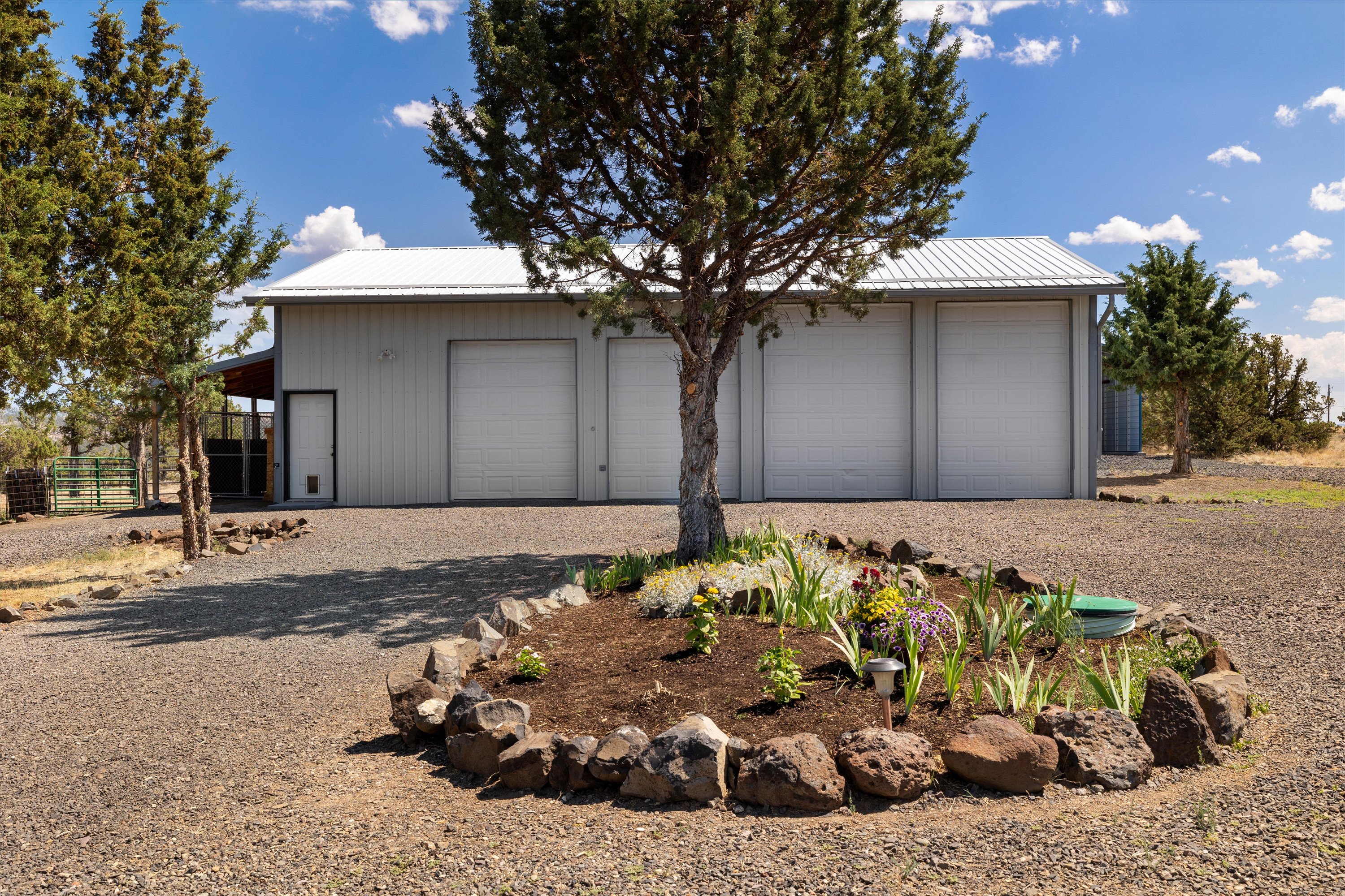 Prineville, Oregon, 97754, United States, 3 Bedrooms Bedrooms, ,2 BathroomsBathrooms,Residential,For Sale,1849917