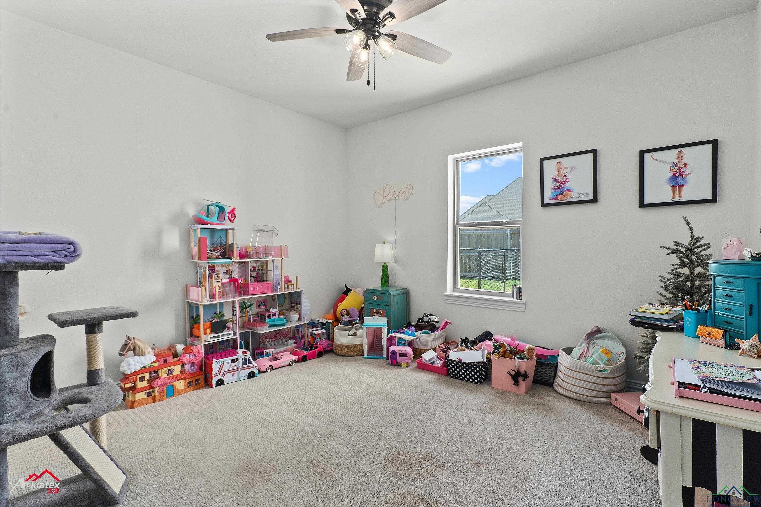 Hallsville, Texas, 75650-3511, United States, 4 Bedrooms Bedrooms, ,3 BathroomsBathrooms,Residential,For Sale,1980280