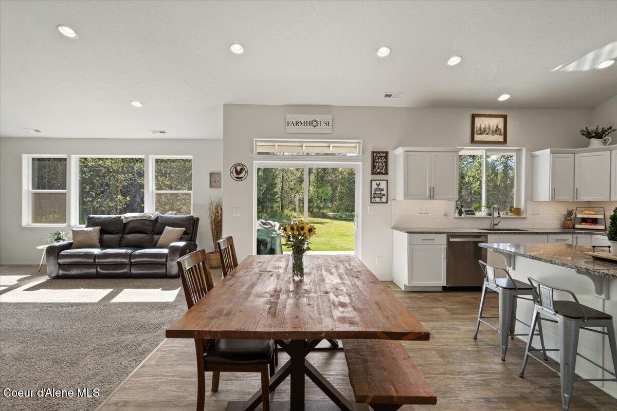 Athol, Idaho, 83801, United States, 4 Bedrooms Bedrooms, ,3 BathroomsBathrooms,Residential,For Sale,1903034