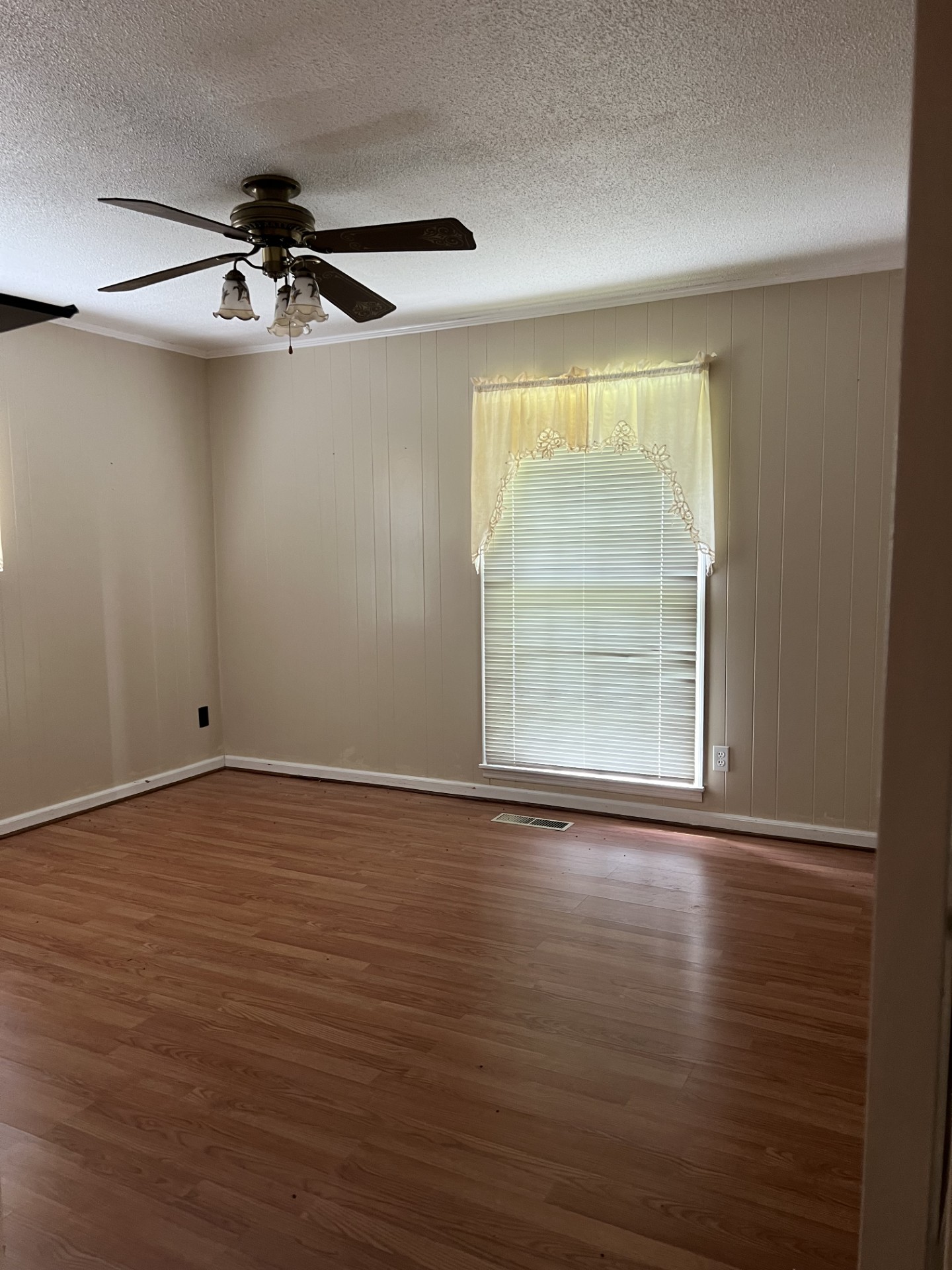 Moulton, Alabama, 35650, United States, 3 Bedrooms Bedrooms, ,2 BathroomsBathrooms,Residential,For Sale,1981747