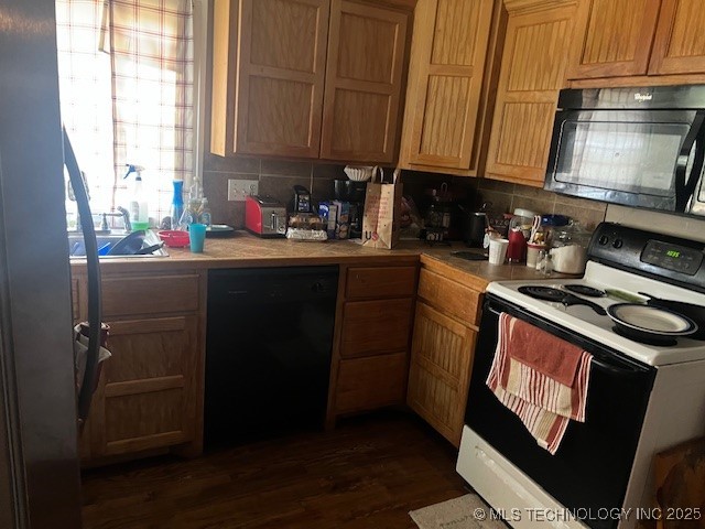 Muskogee, Oklahoma, 74401, United States, 2 Bedrooms Bedrooms, ,2 BathroomsBathrooms,Residential,For Sale,1856876
