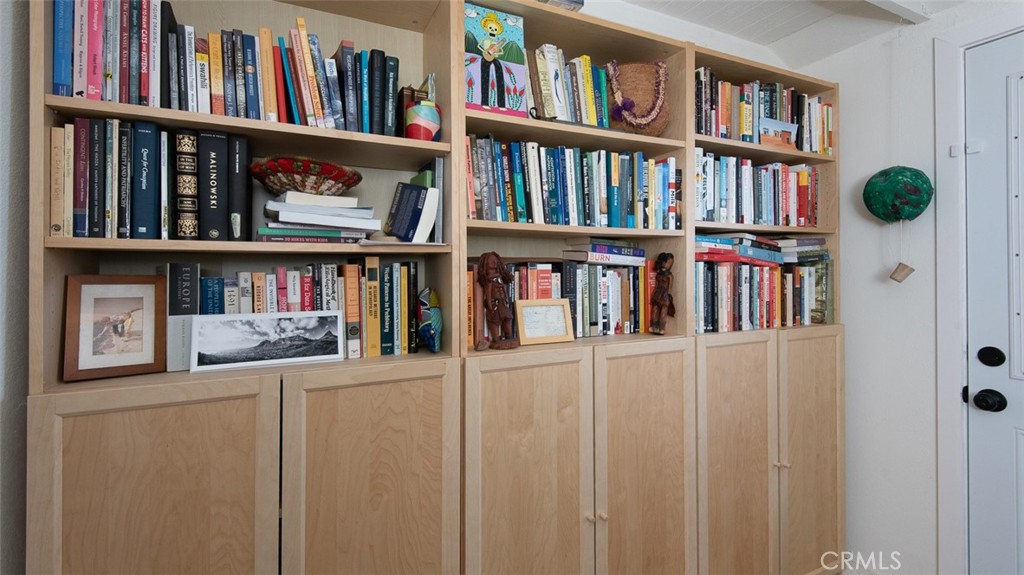 Agoura Hills, California, 91301, United States, 3 Bedrooms Bedrooms, ,1 BathroomBathrooms,Residential,For Sale,1992879