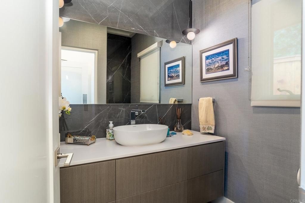 San Diego, California, 92106, United States, 4 Bedrooms Bedrooms, ,7 BathroomsBathrooms,Residential,For Sale,1988127