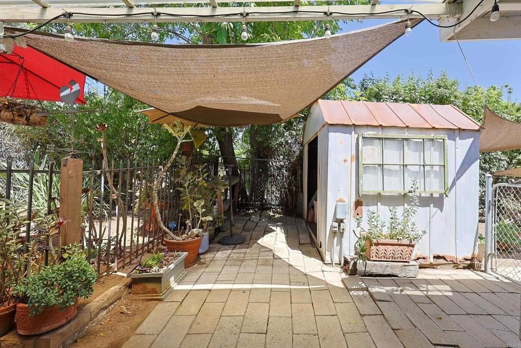 Lakeside, California, 92040, United States, 3 Bedrooms Bedrooms, ,2 BathroomsBathrooms,Residential,For Sale,1906391
