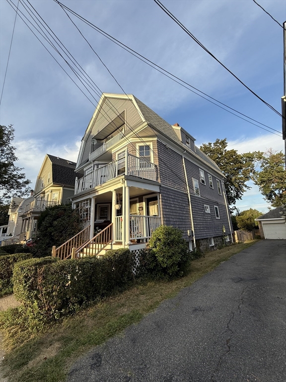 Medford, Massachusetts, 02155, United States, 7 Bedrooms Bedrooms, ,3 BathroomsBathrooms,Residential,For Sale,1922375