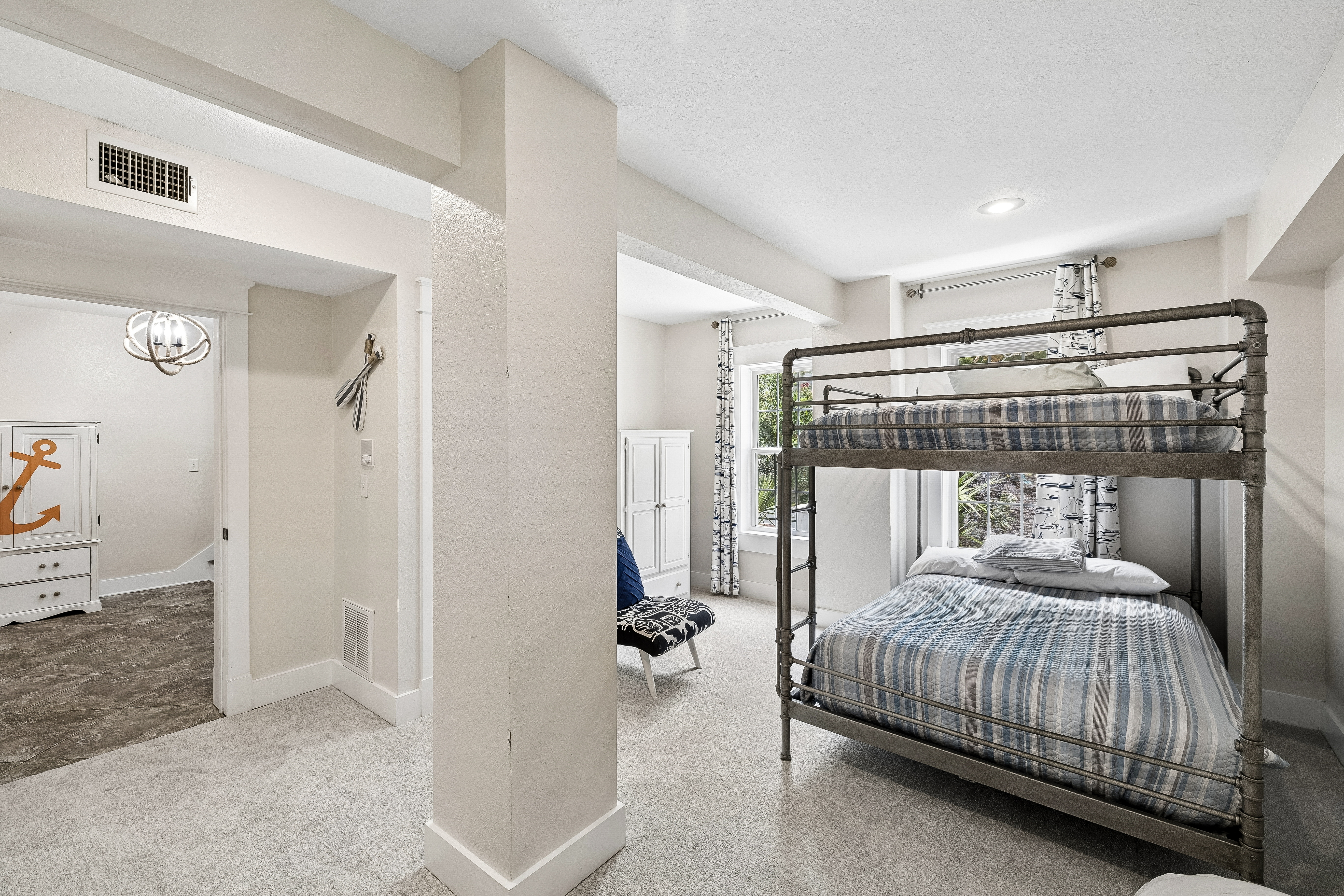  Four Floors Of Coastal Elegance At This Turnkey Beach Home - 物件實景