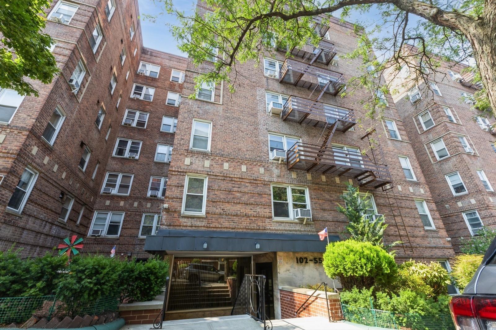Forest Hills, New York, 11375, United States, 2 Bedrooms Bedrooms, ,2 BathroomsBathrooms,Residential,For Sale,1905946