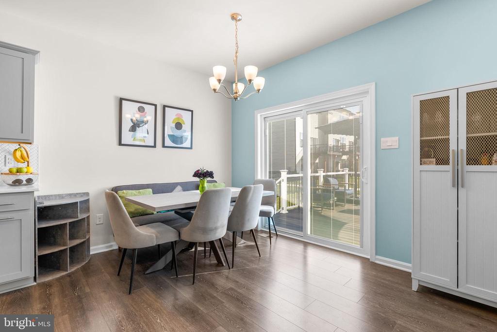 Frederick, Maryland, 21701, United States, 5 Bedrooms Bedrooms, ,4 BathroomsBathrooms,Residential,For Sale,1987107