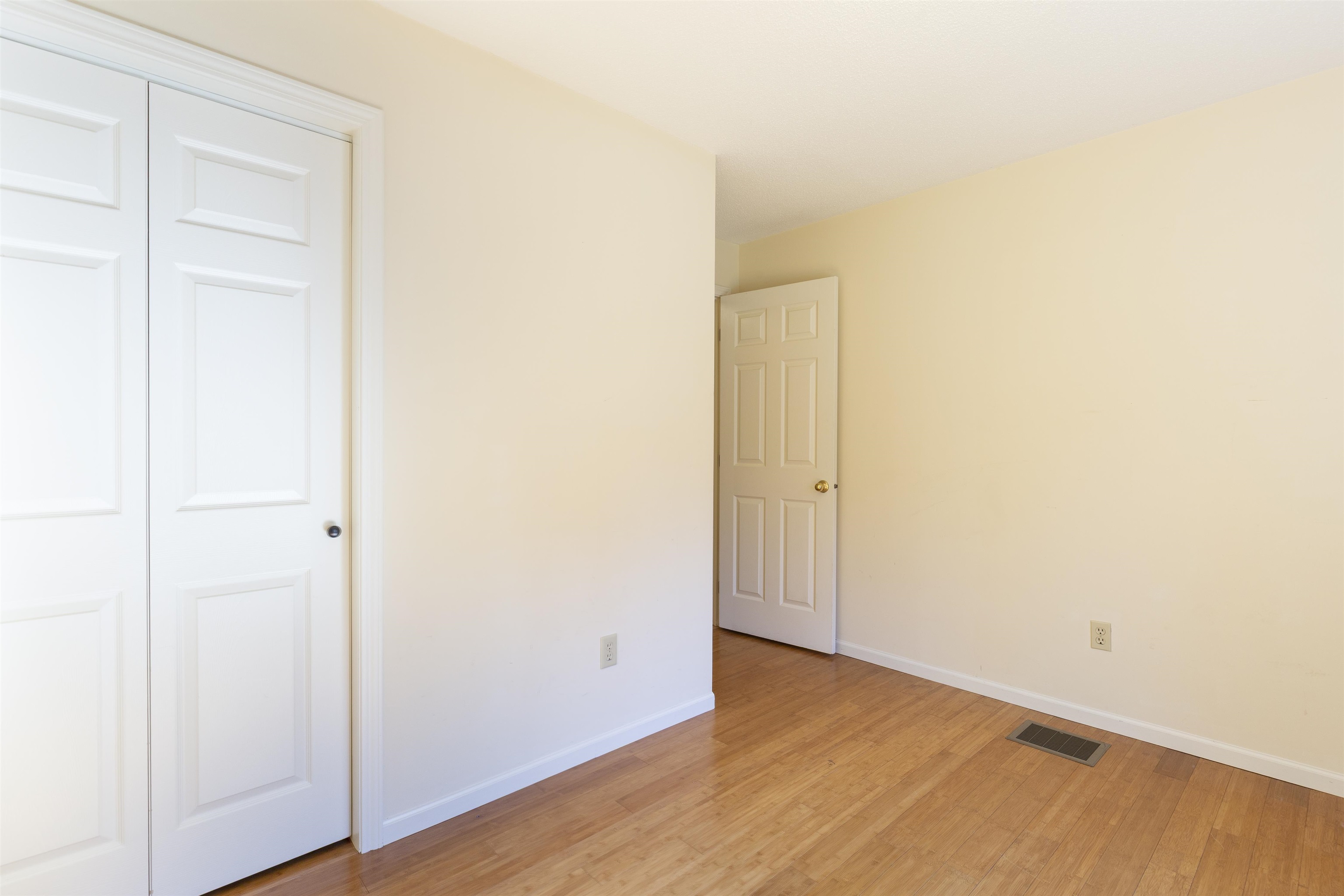 Lebanon, New Hampshire, 03755, United States, 3 Bedrooms Bedrooms, ,2 BathroomsBathrooms,Residential,For Sale,1962612