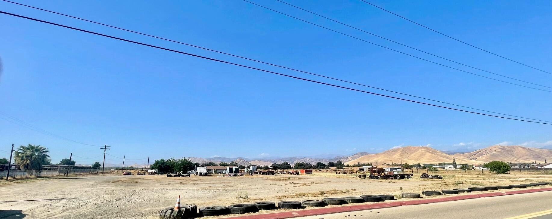 Woodlake, California, 93286, United States, 3 Bedrooms Bedrooms, ,2 BathroomsBathrooms,Residential,For Sale,2008843