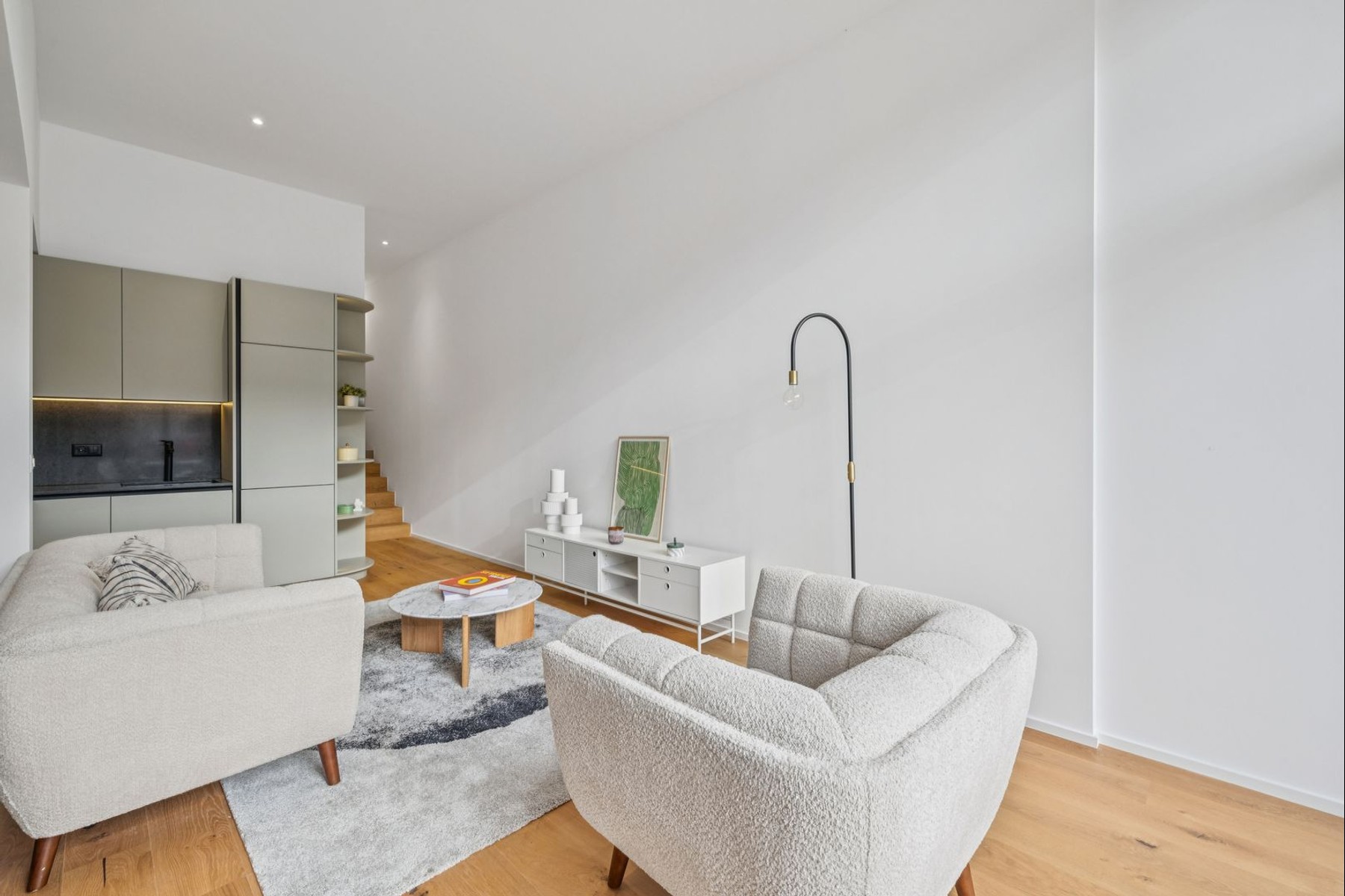  OFF-MARKET: FULLY RENOVATED VILLAGE HOUSE - LUXURY MATERIALS - 物件實景