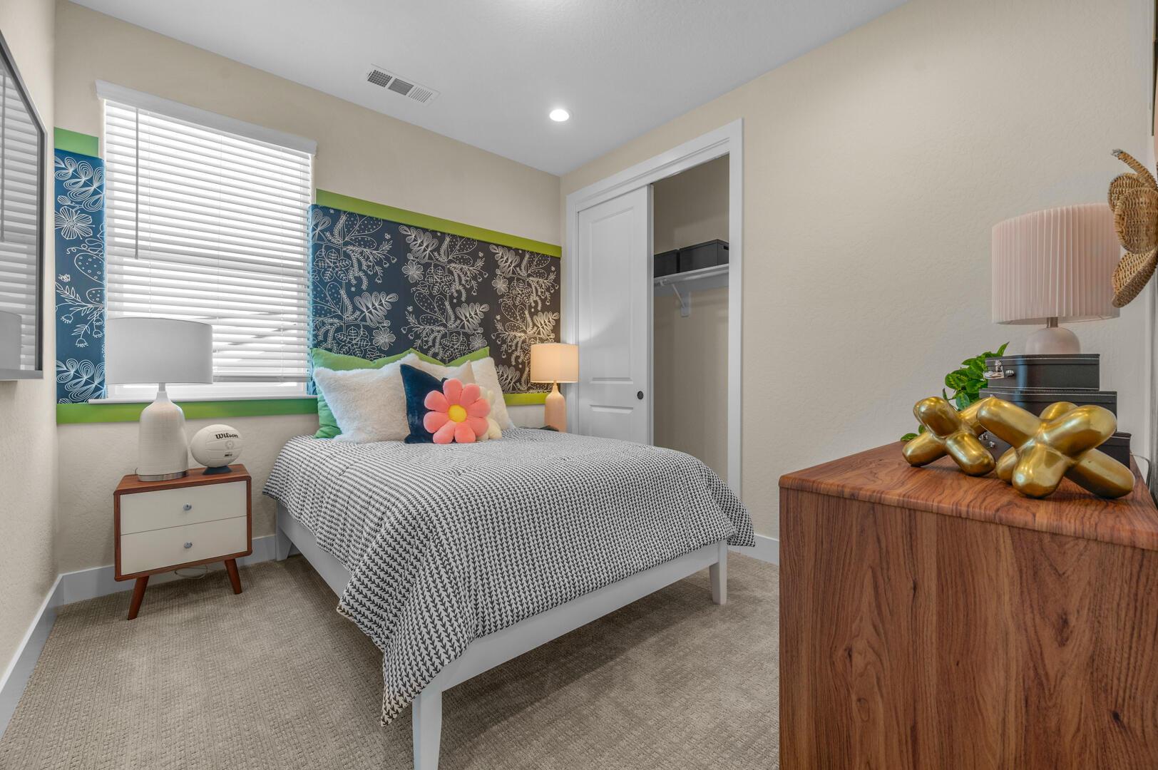 Tulare, California, 93274, United States, 3 Bedrooms Bedrooms, ,3 BathroomsBathrooms,Residential,For Sale,1860866